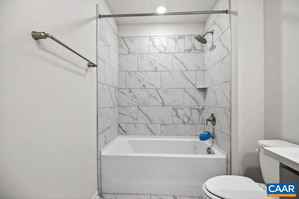 SPRING LAKES - Residential