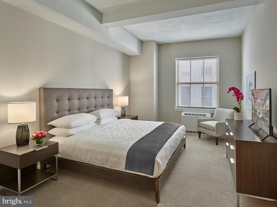 Welcome to the epitome of luxury living in the heart of Washington Square, The Franklin Residences. Unit 912 offers 1 bedroom, 1 bathroom, 850 Square Feet, a washer/ dryer, ample closet space, a comforting open layout, and a fully equipped kitchen with stainless steel appliances. Building features include the following: 
High-speed WiFi throughout public spaces, pet friendly, 24/7 on-site maintenance team, expansive windows that open, resident balcony with lounge seating, 24/7 concierge, a variety of finishes - some with stainless steel appliances, 24/7 self-service package kiosk, individual heating and A/C units, sound walls, valet dry cleaning, dining areas, door service, fun resident events, pre-wired for Comcast internet/cable, personal washers and dryer in residence, 10-foot ceilings, 24/7 state-of-the-art fitness center, property management on site, guest apartment, electric key entry, 24-hour valet underground garage parking available directly in the building priced at: $370/mo. 
The Franklin Residences offers short-term rentals, long-term rentals, furnished and unfurnished units. 
Immerse yourself in the rich history and cultural charm of Philadelphia, with iconic landmarks such as Independence Hall and the Liberty Bell just moments away.  We are also home to some of Philadelphia's finest restaurants, shops, and spas including DiBruno Bros., Passero’s Coffee Roasters, Body + Beauty Lab, High Street Philly, and Pure Barre. Schedule your private tour today!