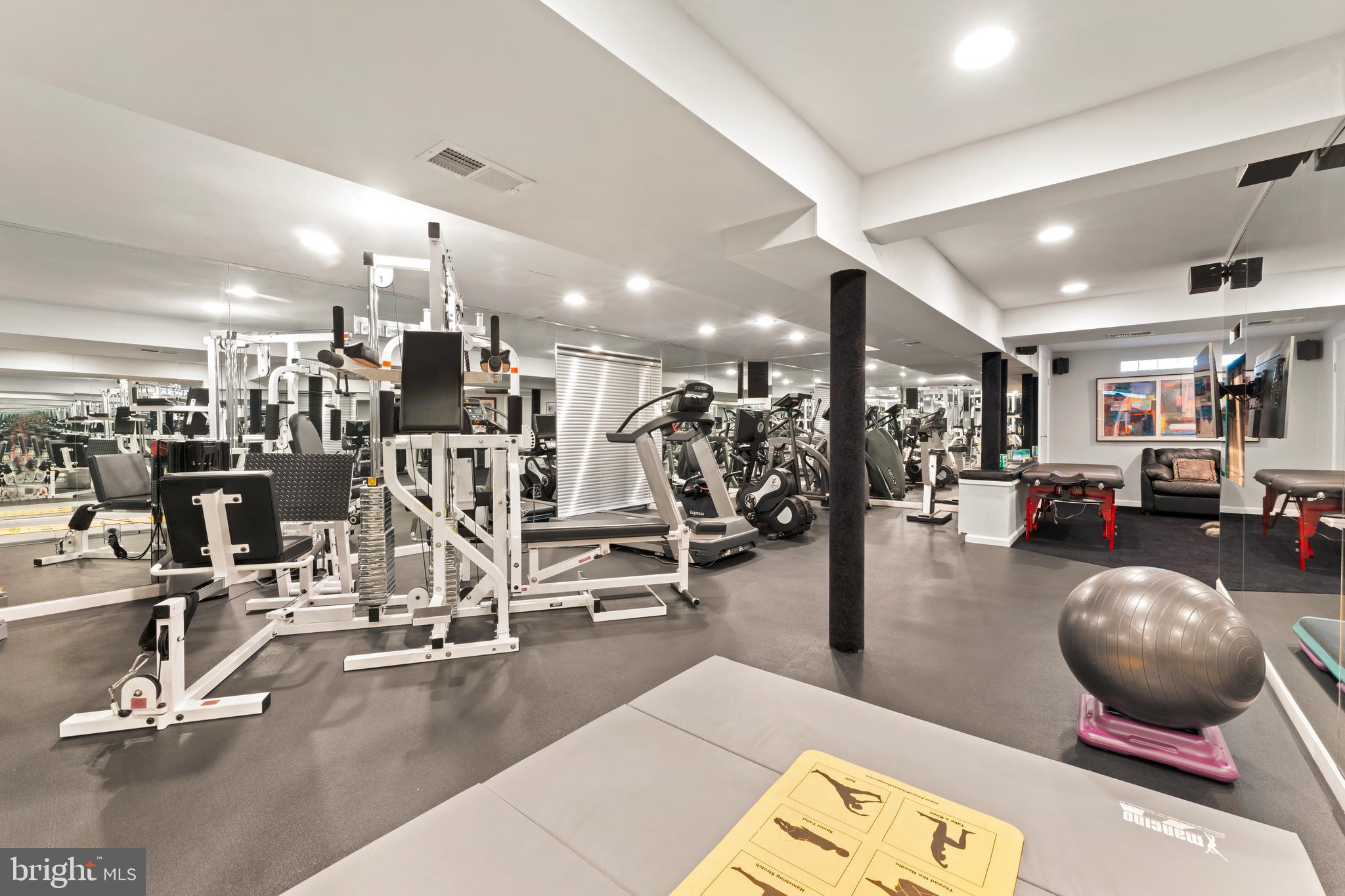 HUNTINGDON VALLEY - Residential