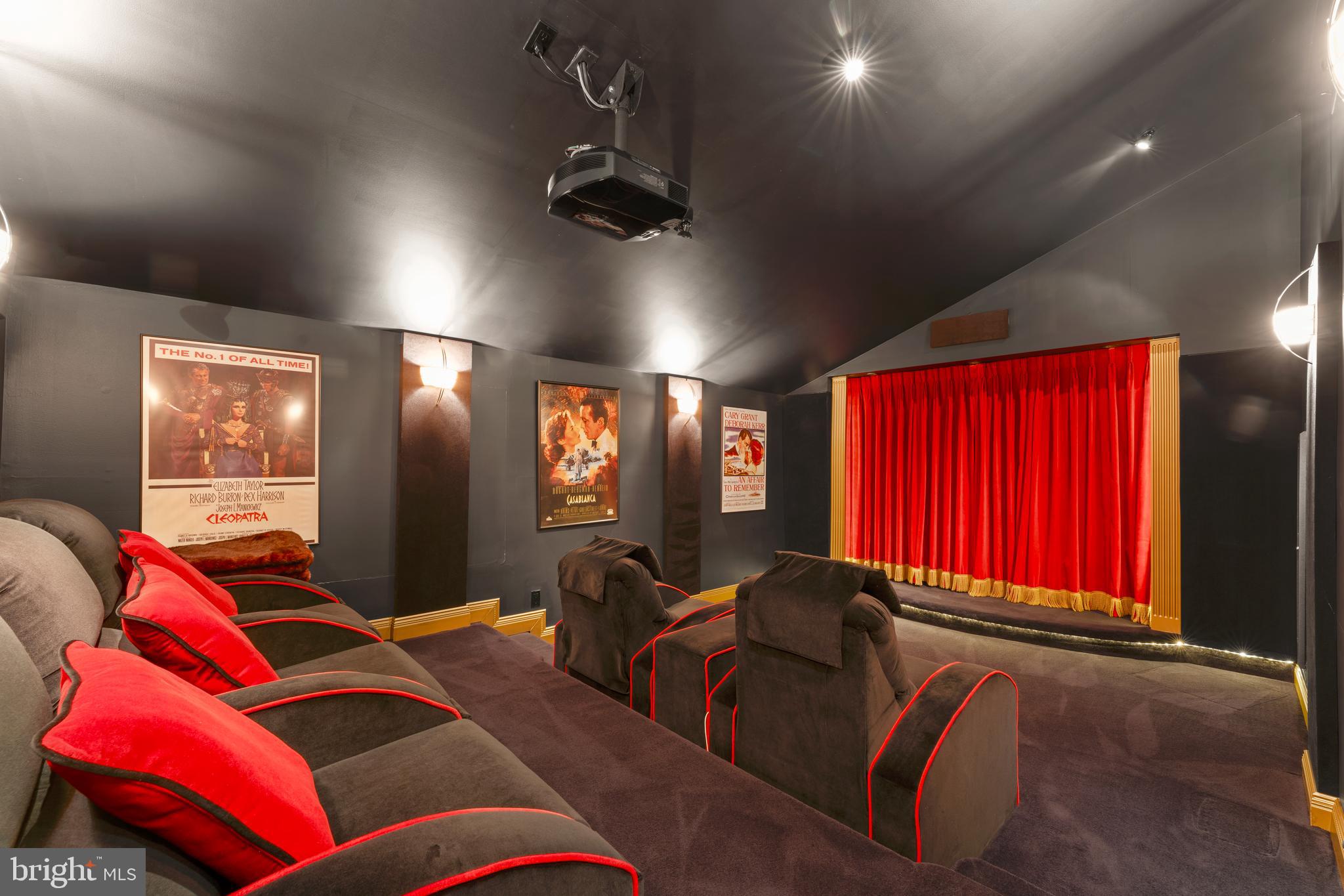 HUNTINGDON VALLEY - Residential