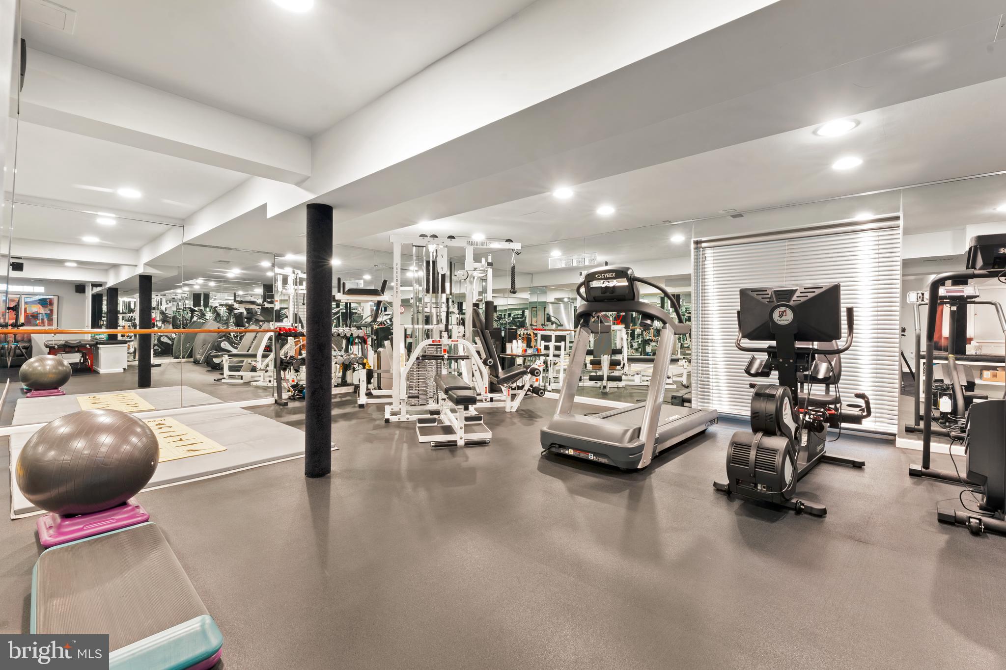 HUNTINGDON VALLEY - Residential