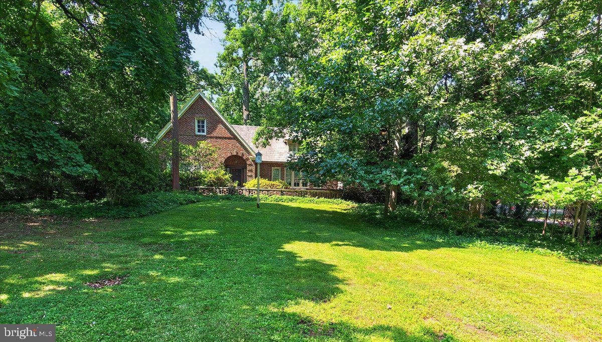 17 WOODLAND DRIVE
