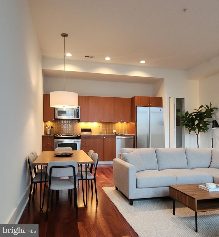 WASHINGTON SQ - Residential