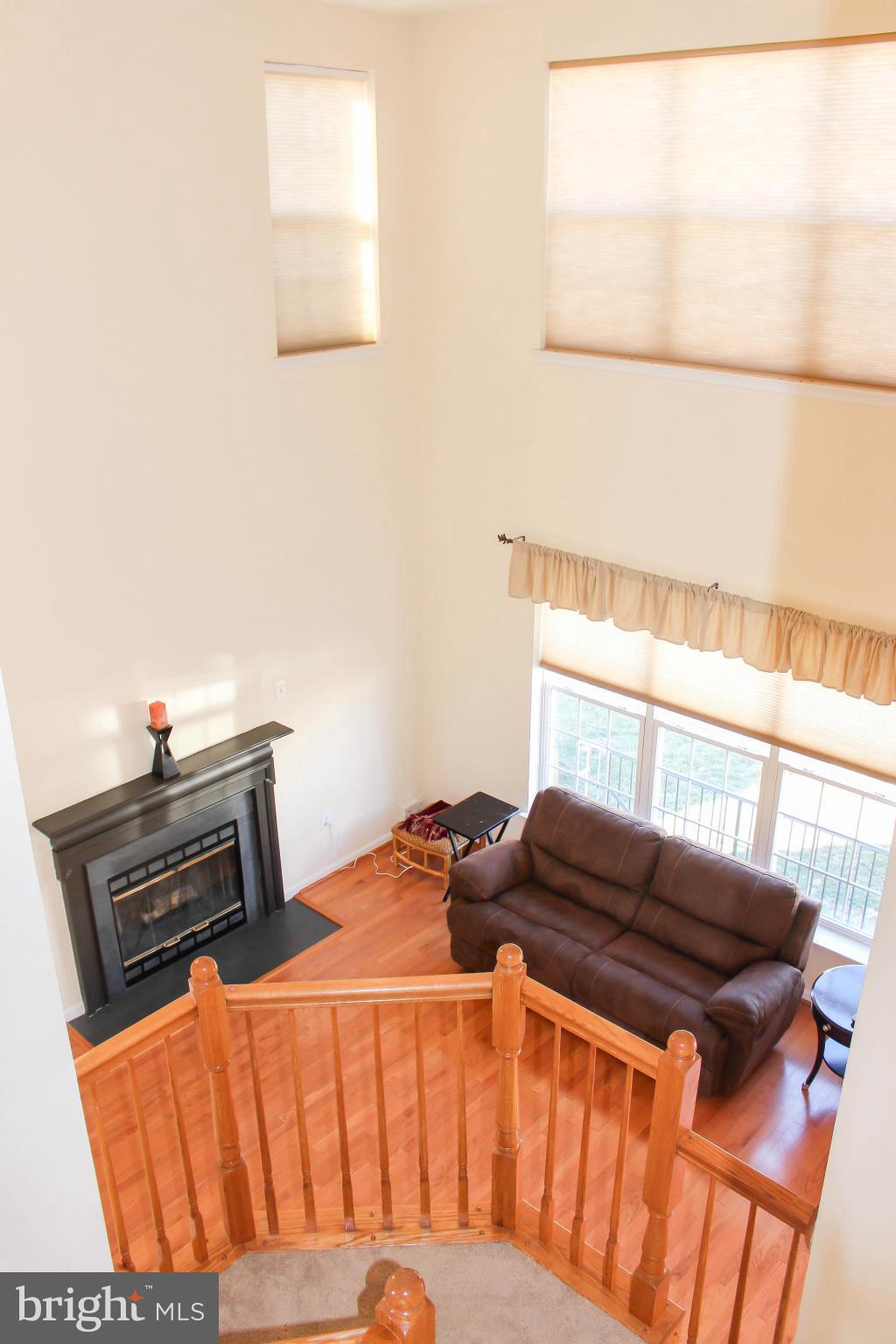 ROUND HILL - Residential