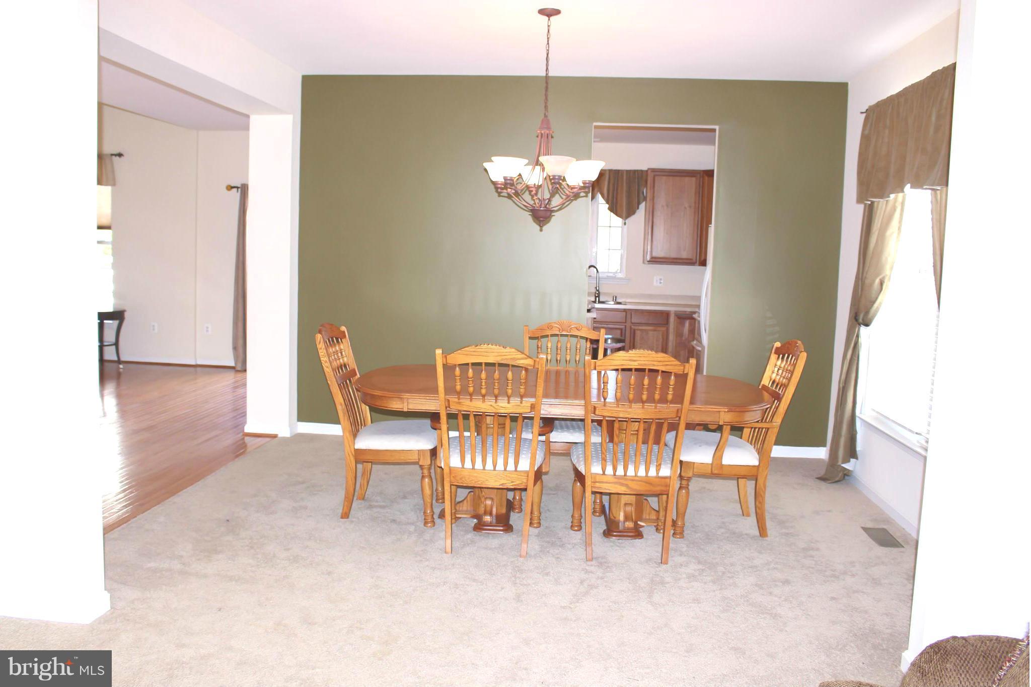 ROUND HILL - Residential