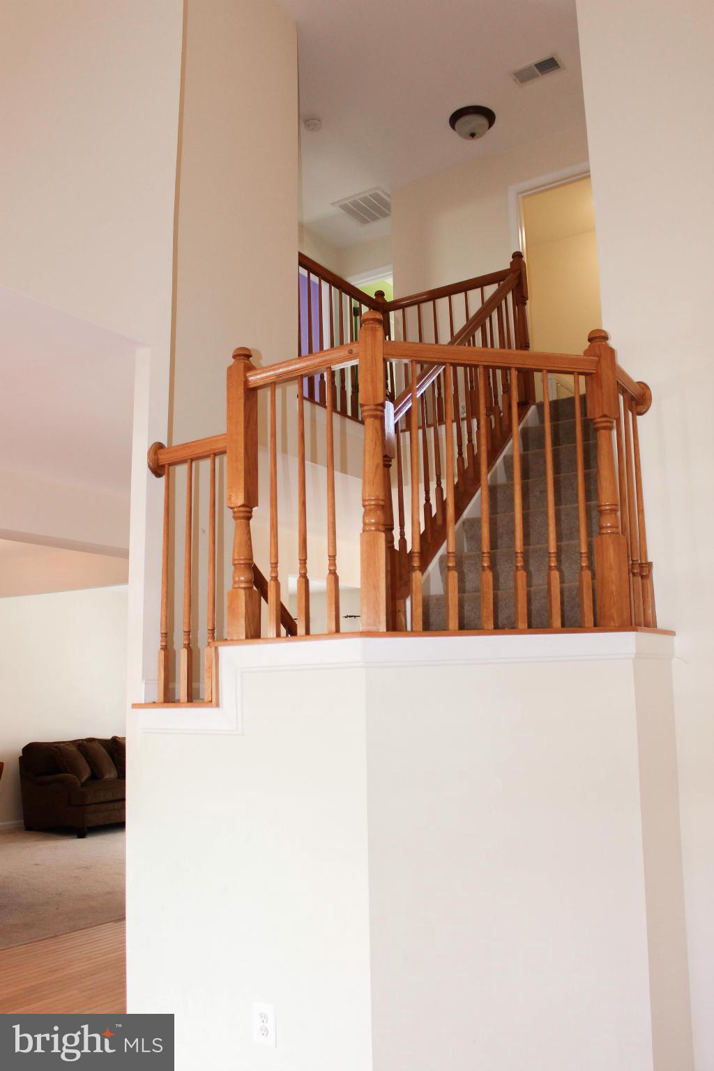 ROUND HILL - Residential