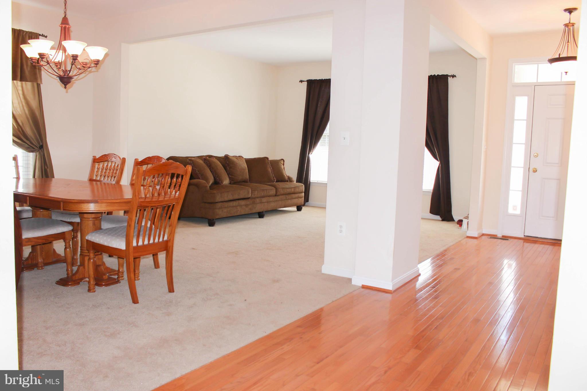 ROUND HILL - Residential