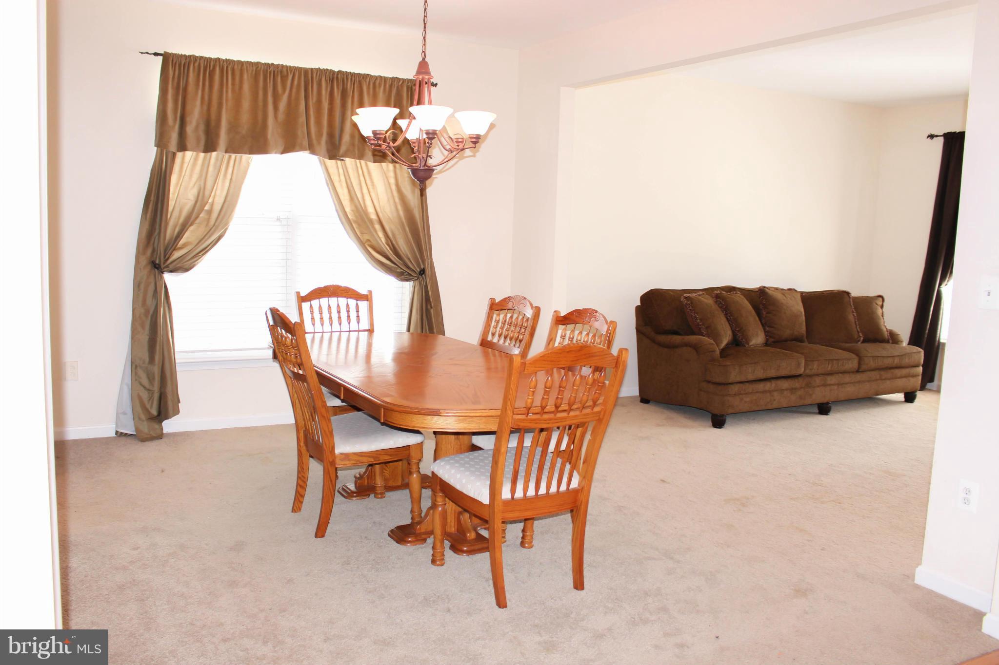 ROUND HILL - Residential