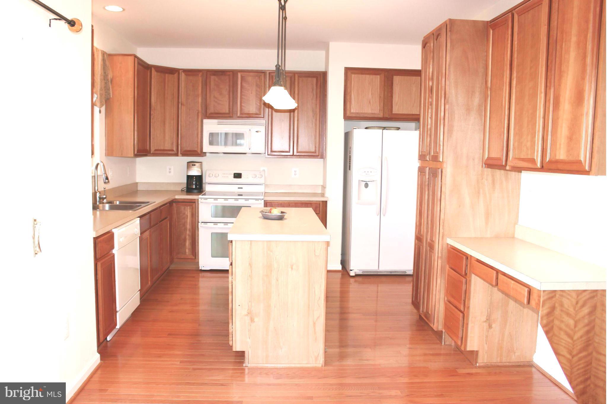 ROUND HILL - Residential