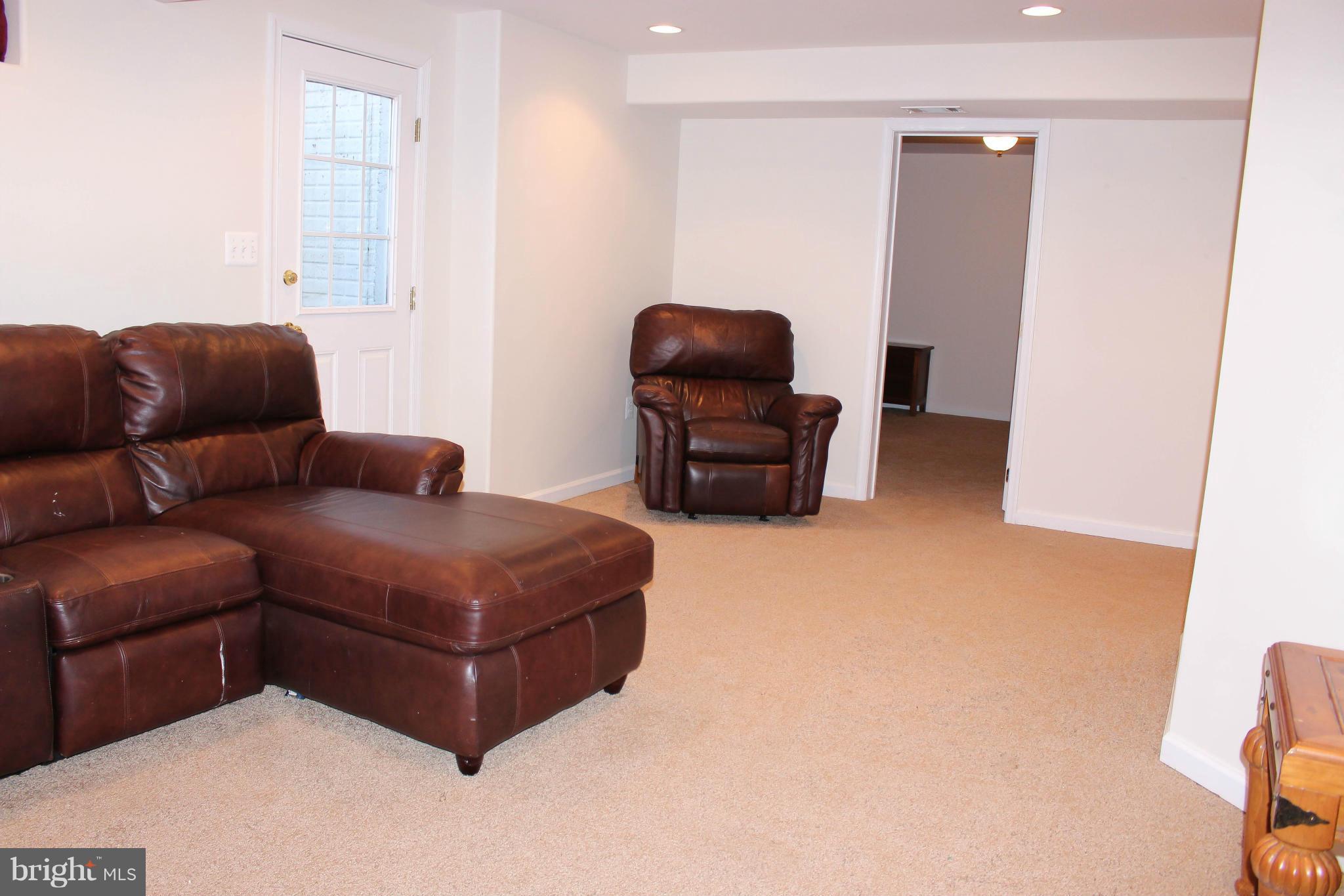 ROUND HILL - Residential