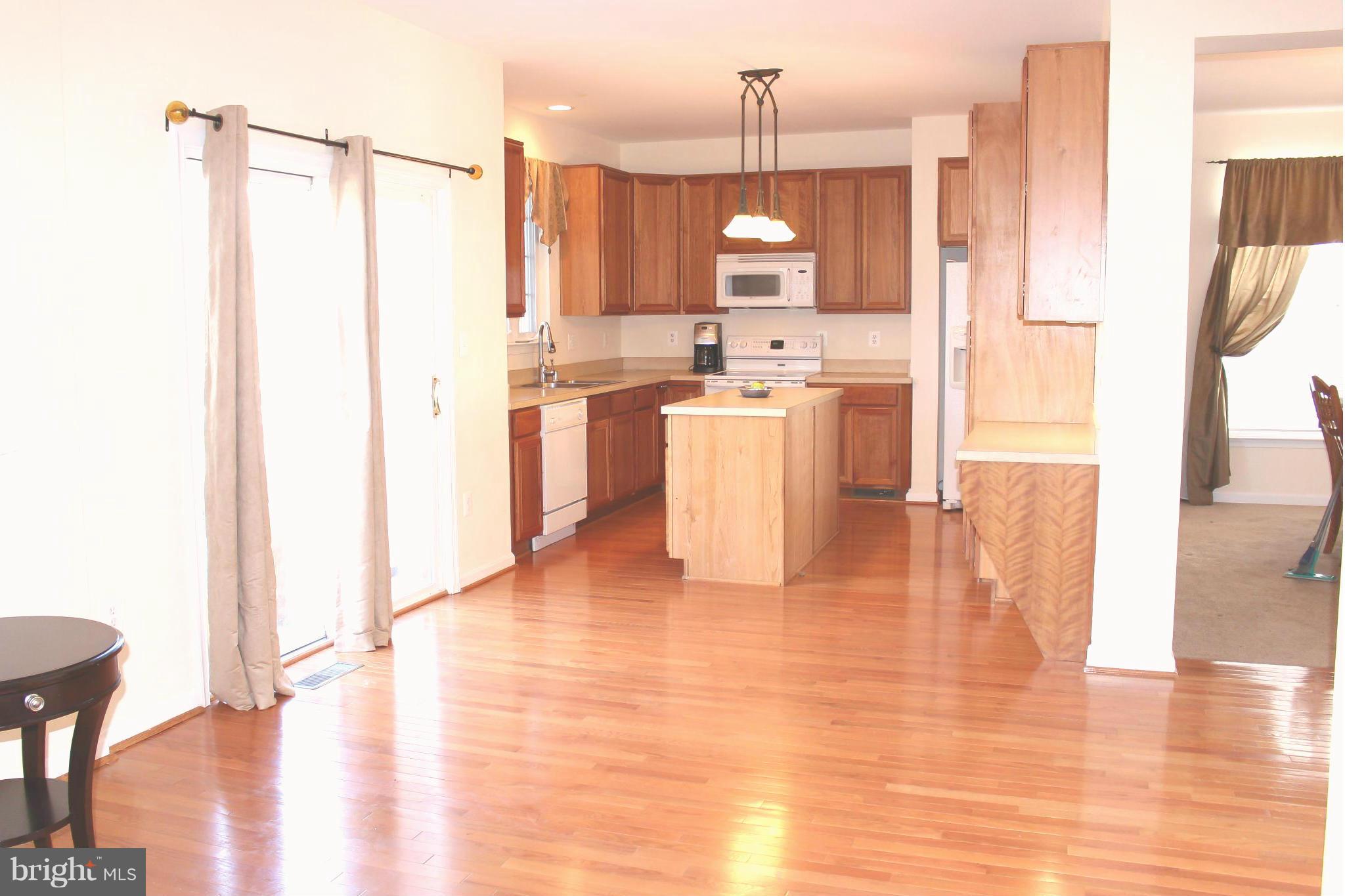 ROUND HILL - Residential