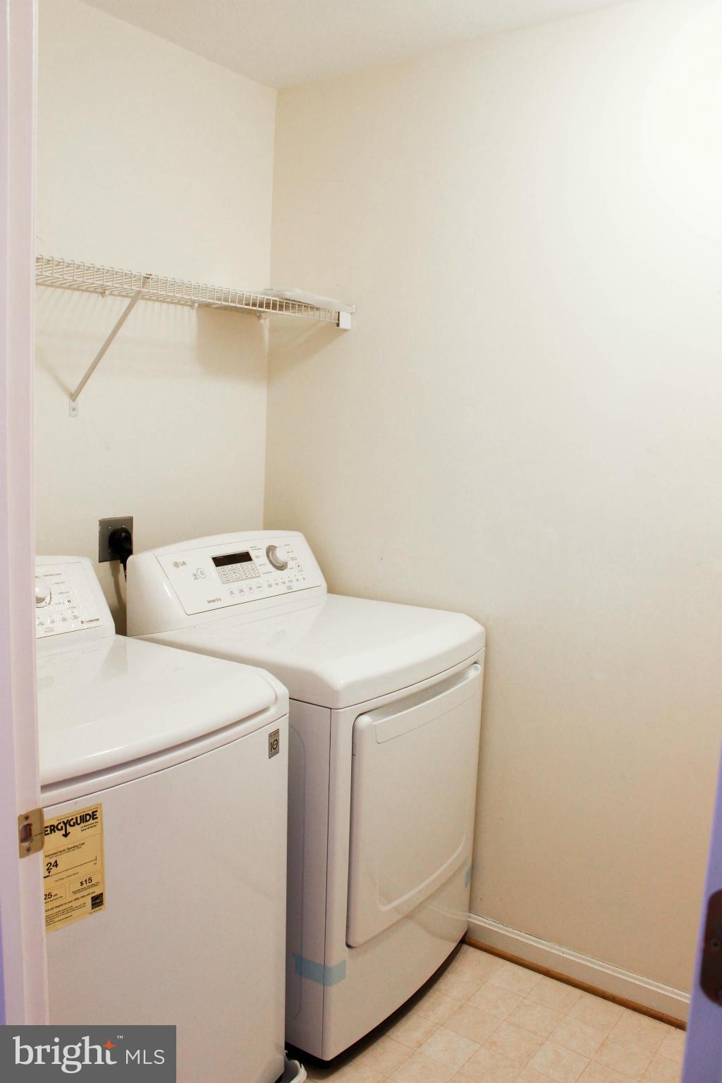 ROUND HILL - Residential