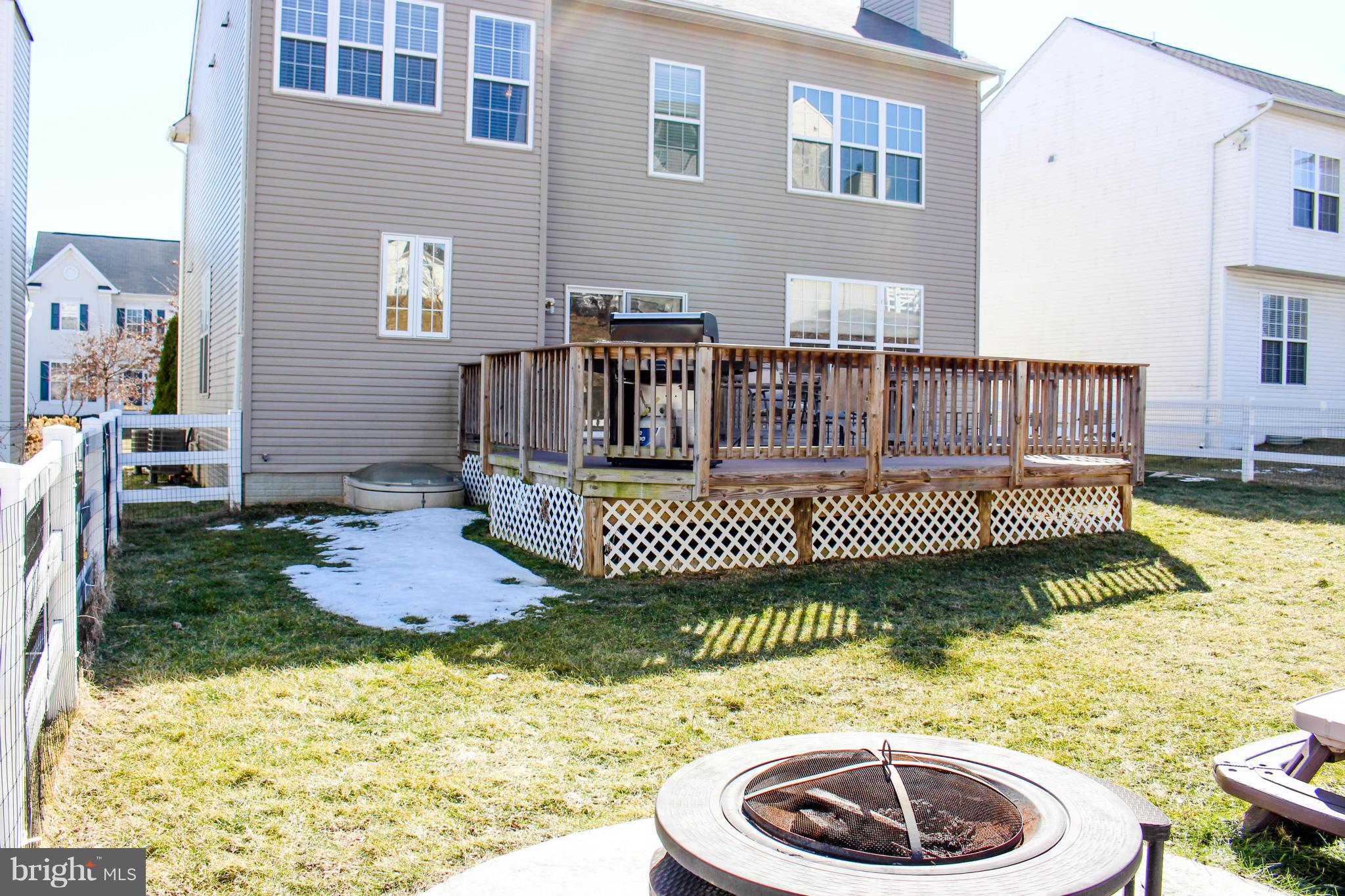 ROUND HILL - Residential