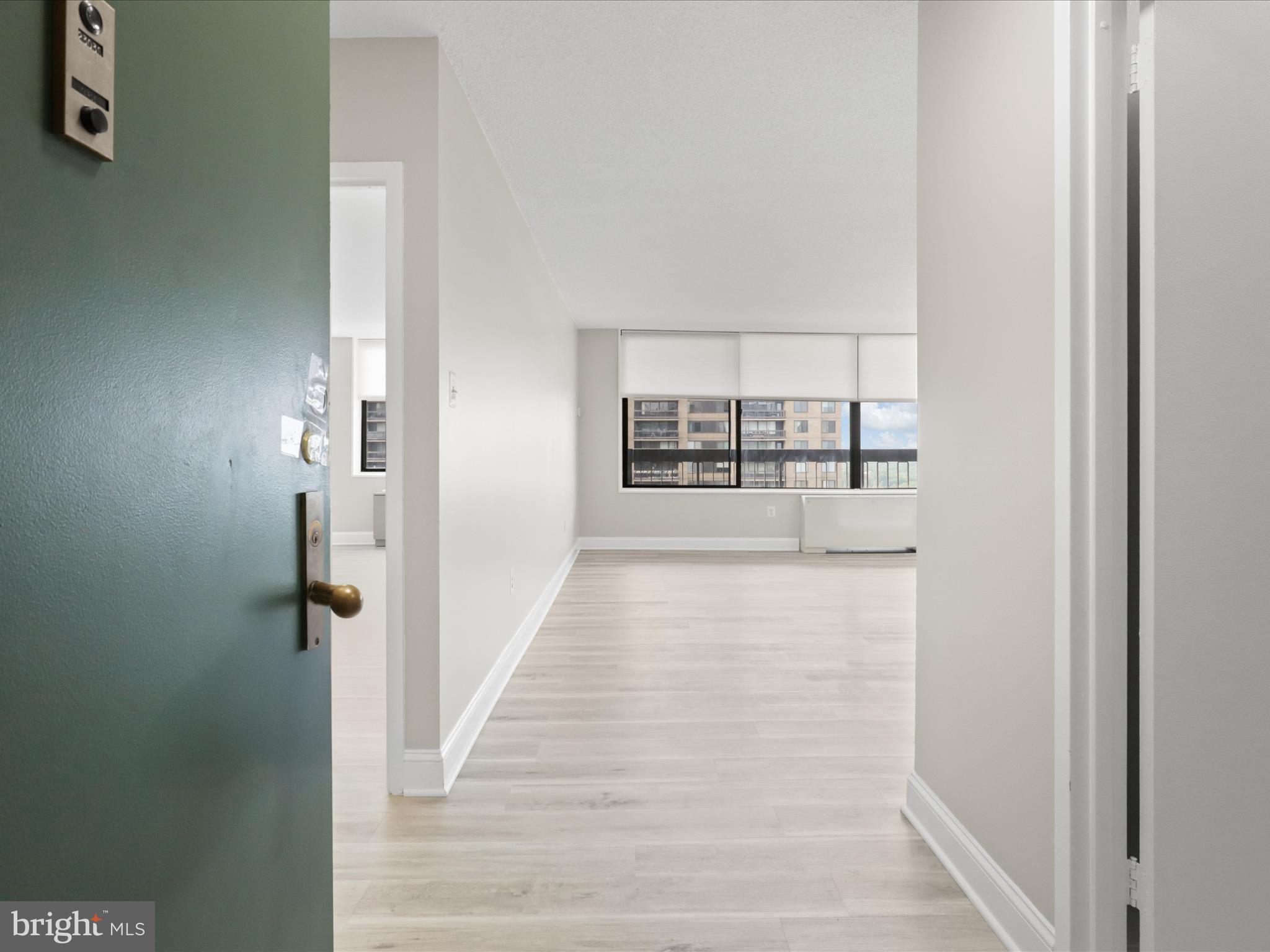 SKYLINE PLAZA - Residential