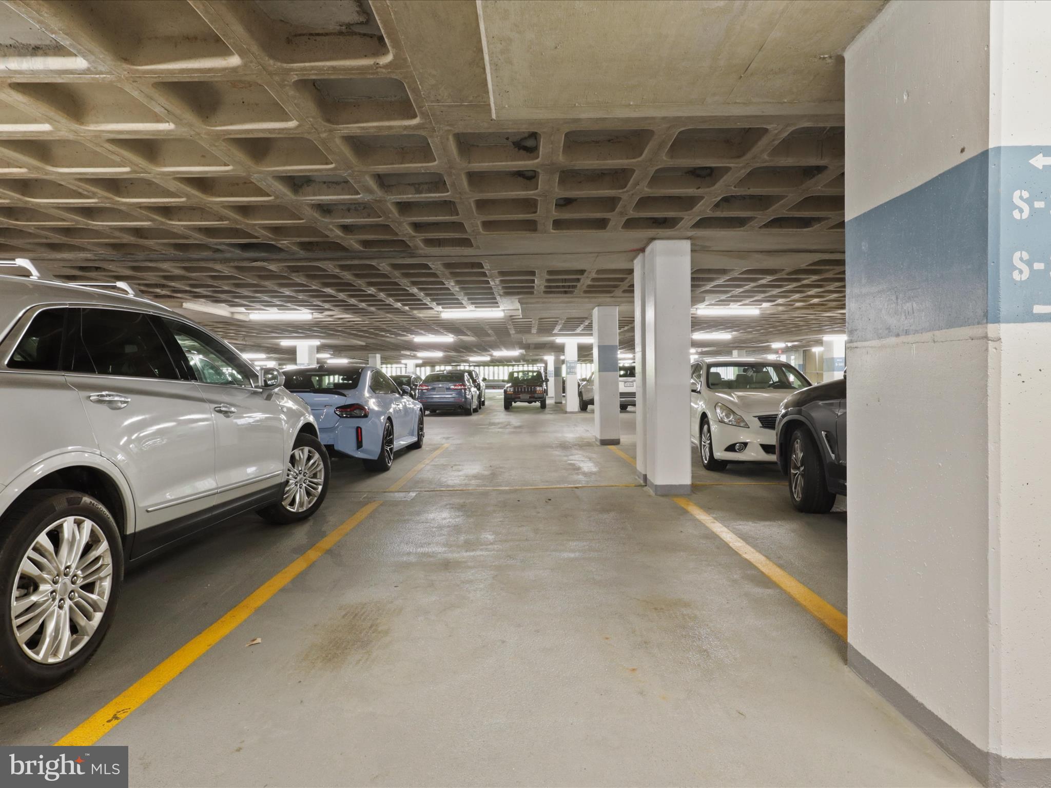 SKYLINE PLAZA - Residential