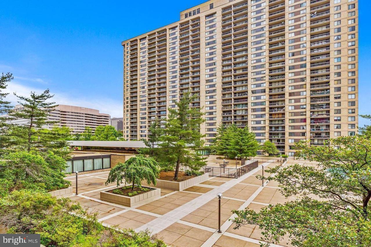 SKYLINE PLAZA - Residential