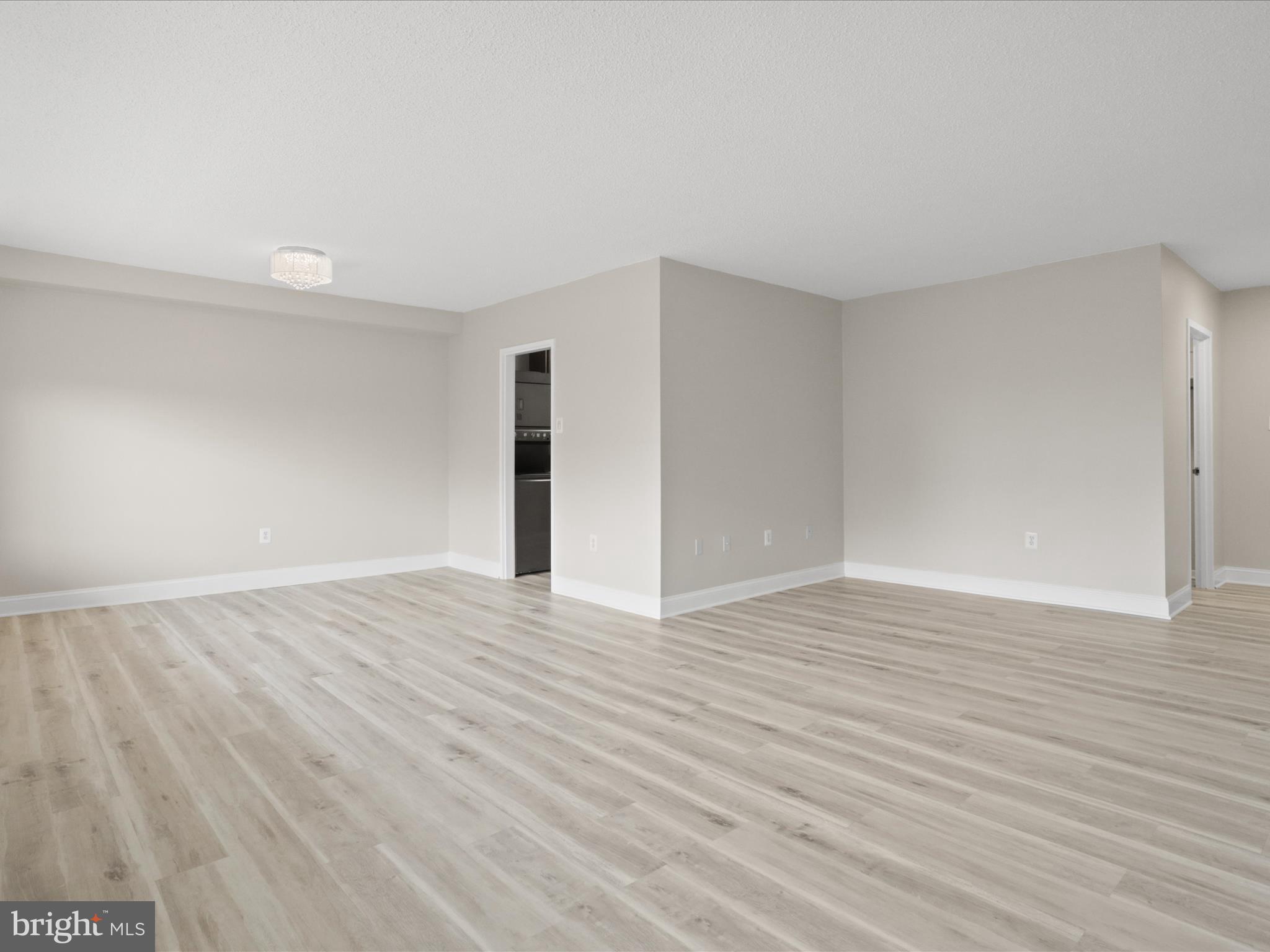 SKYLINE PLAZA - Residential