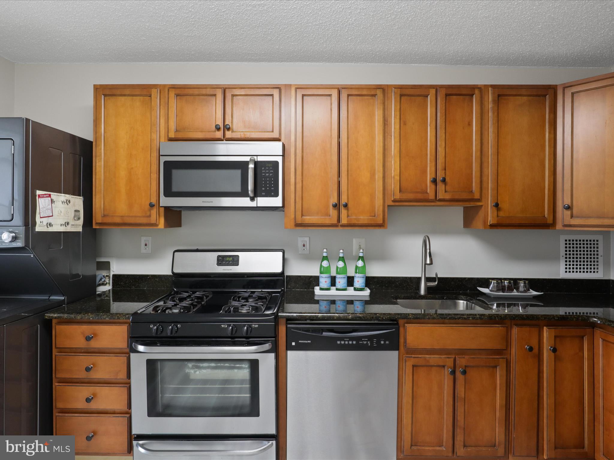 SKYLINE PLAZA - Residential