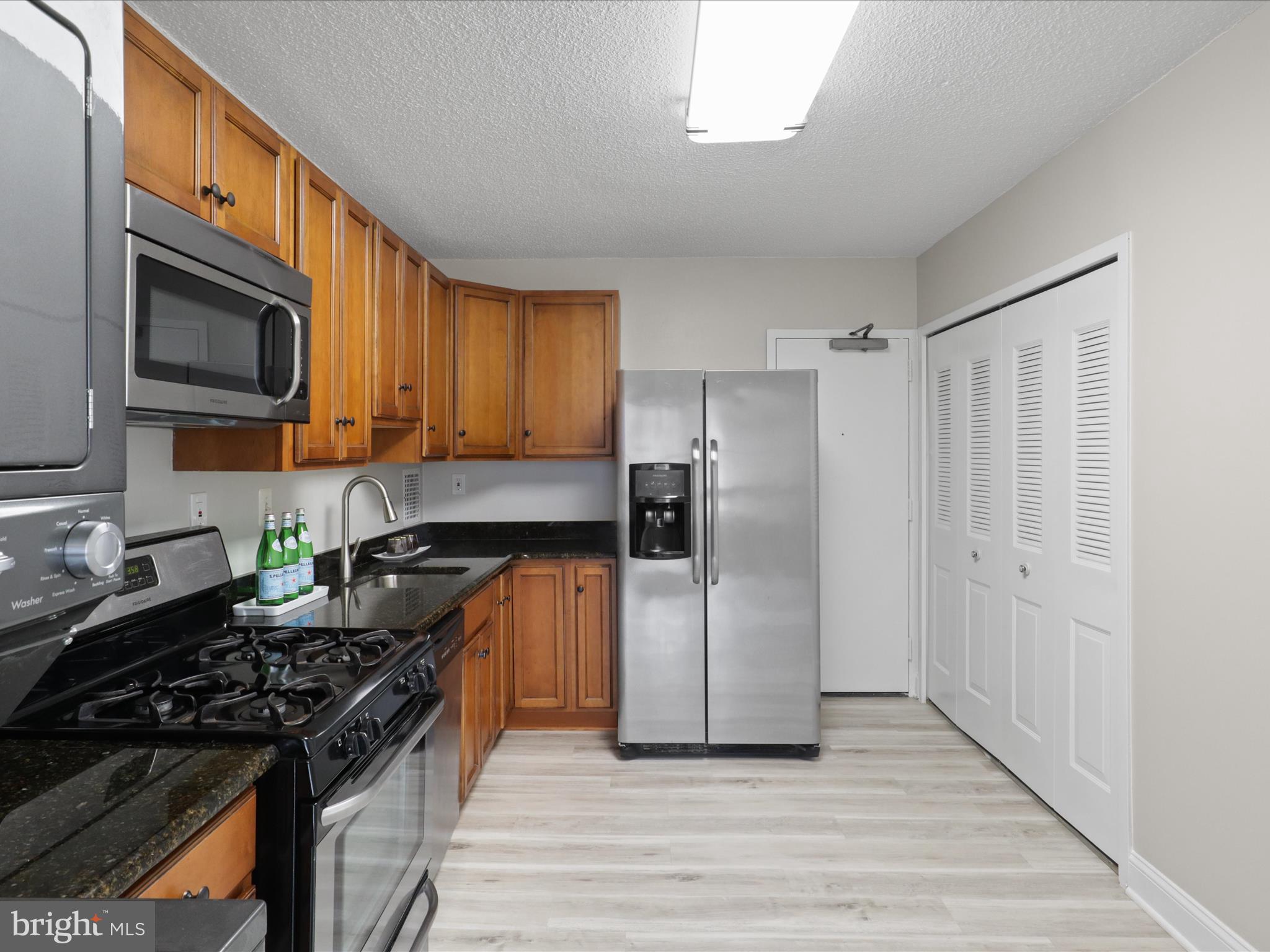 SKYLINE PLAZA - Residential