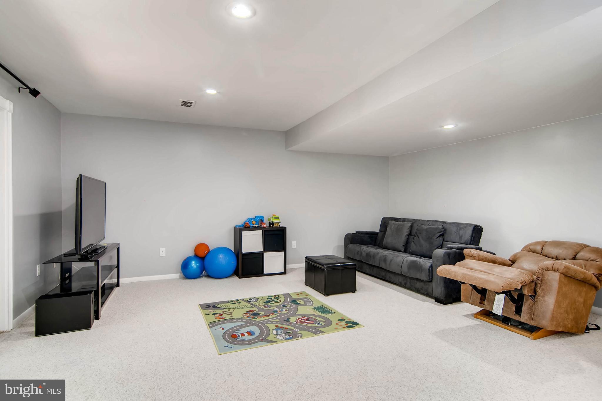 VILLAGE OF HICKORY RIDGE - Residential