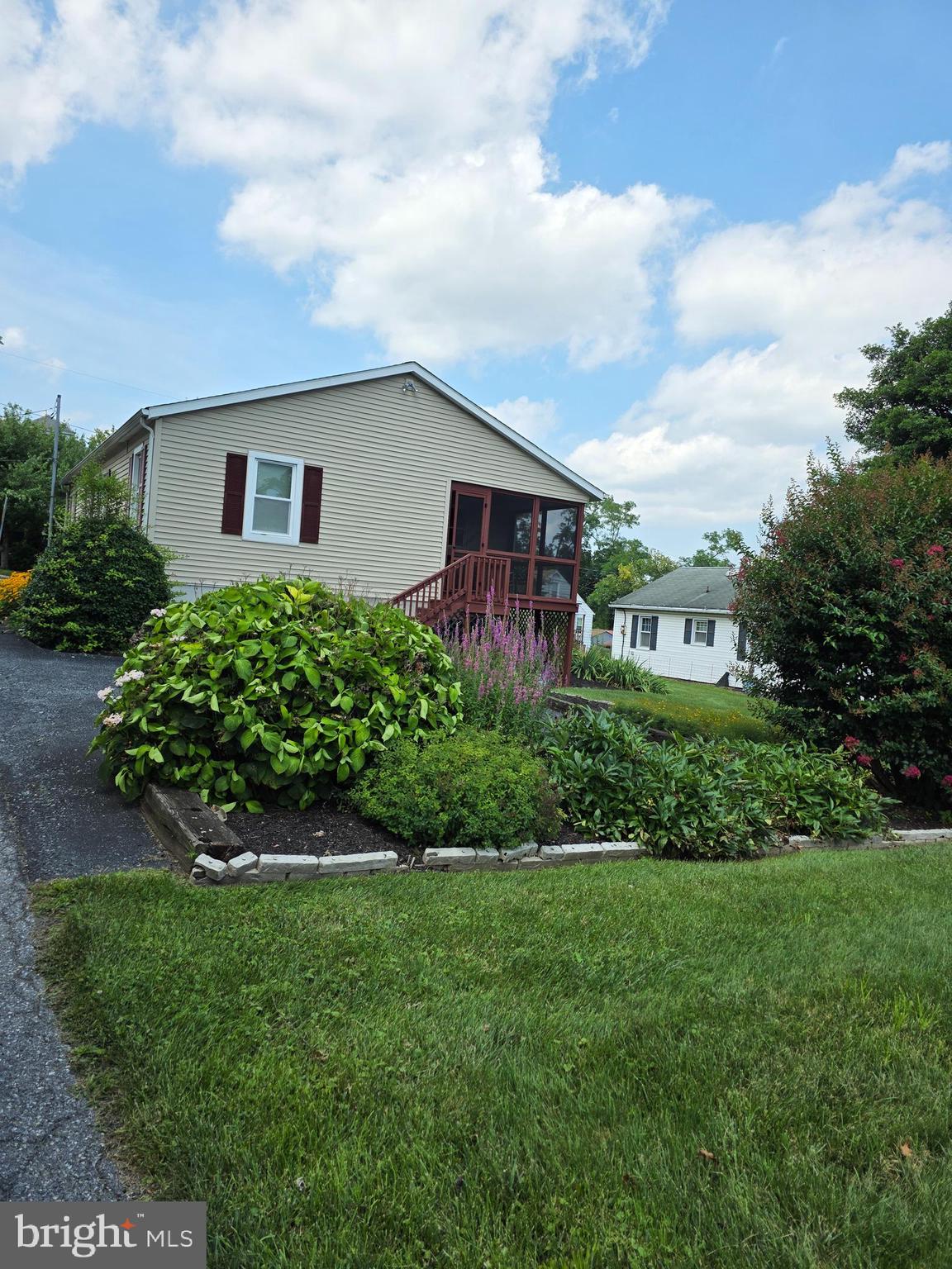 1 E LOCUST STREET