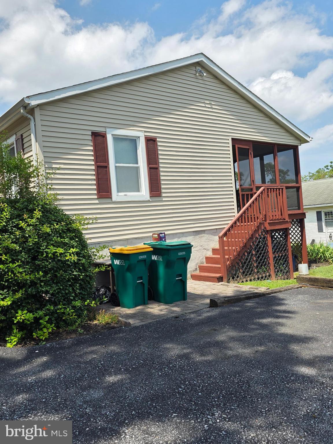 1 E LOCUST STREET