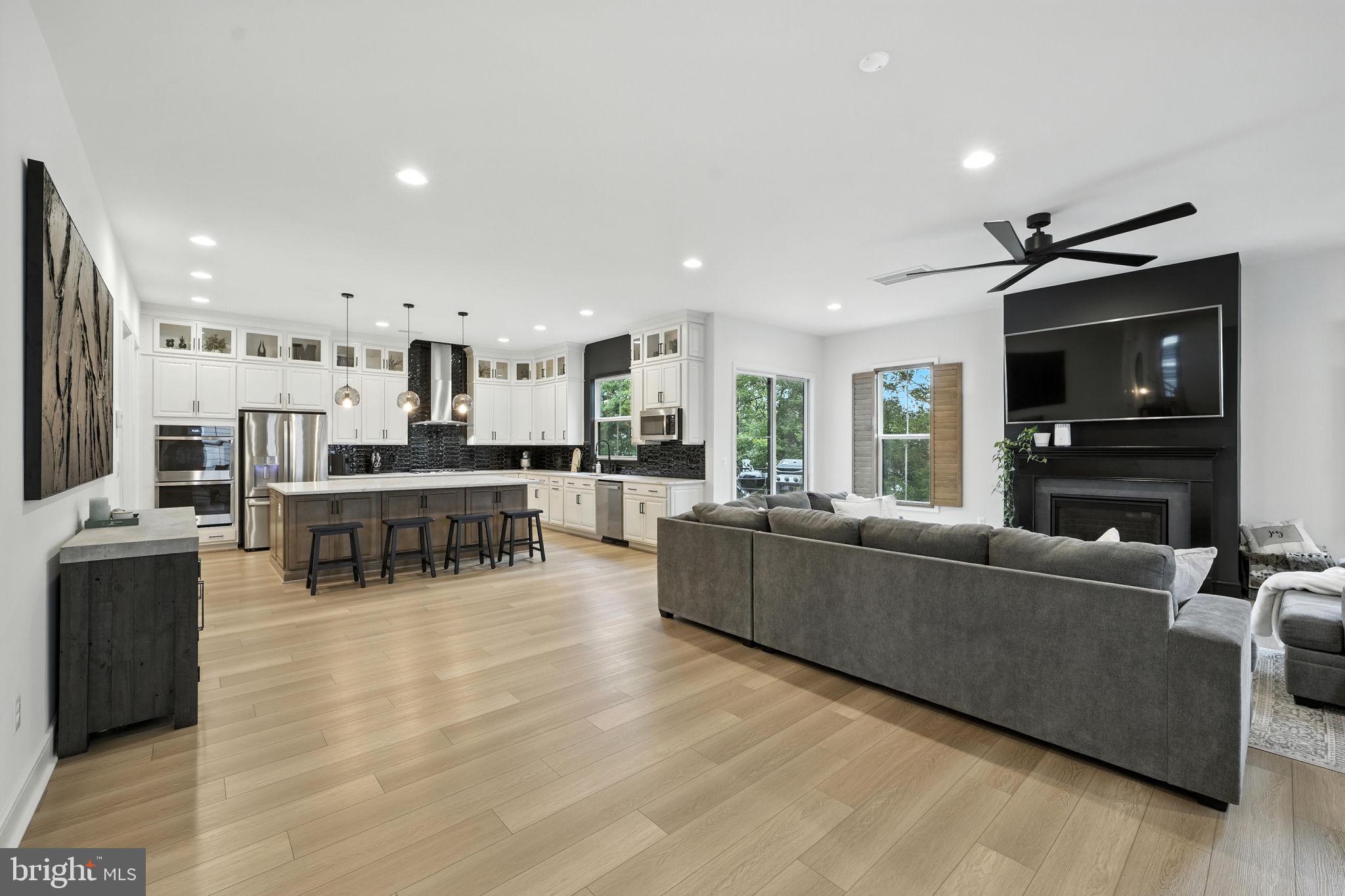 24008 LITTLELEAF COURT