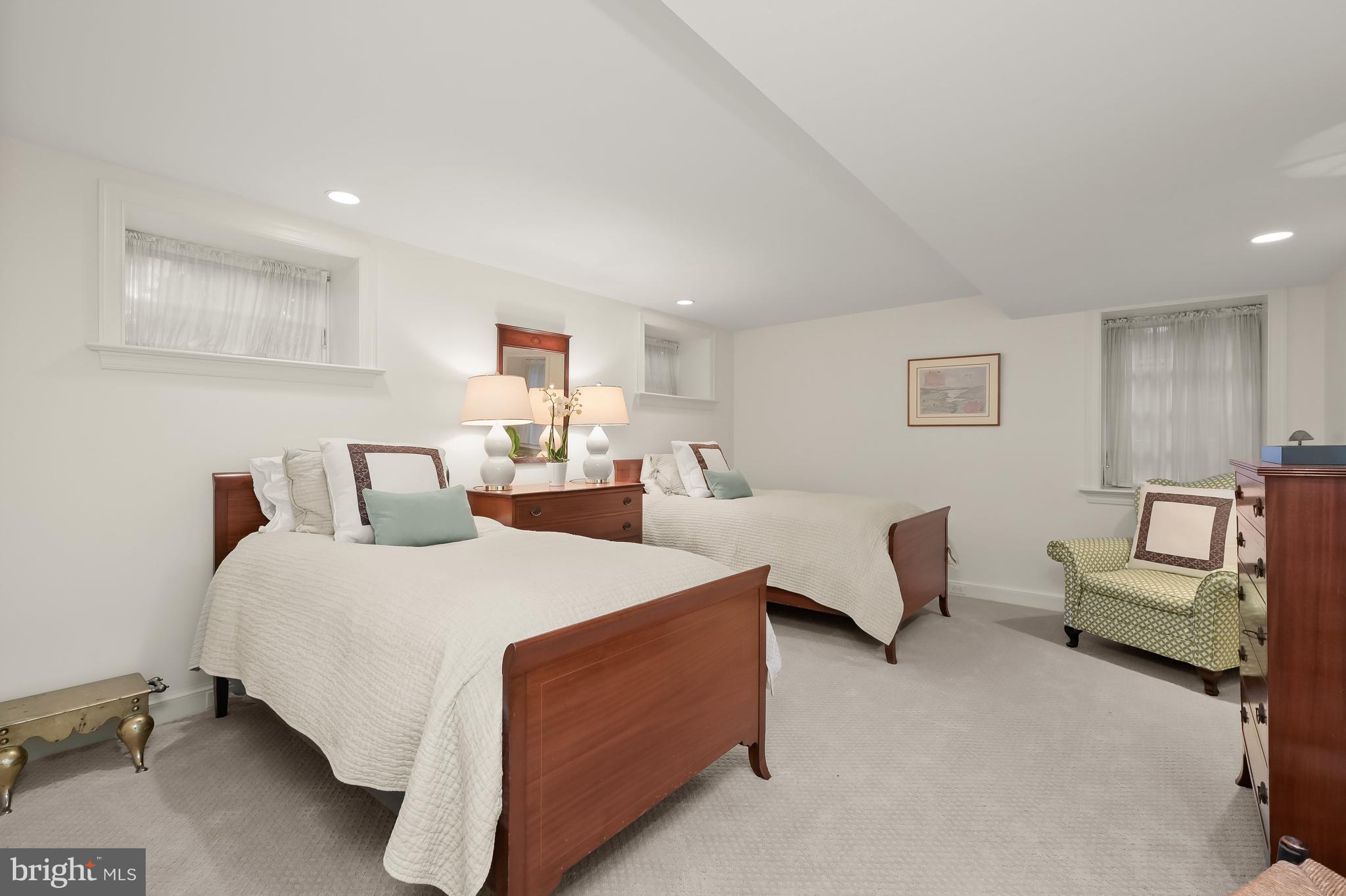 SPRING VALLEY - Residential