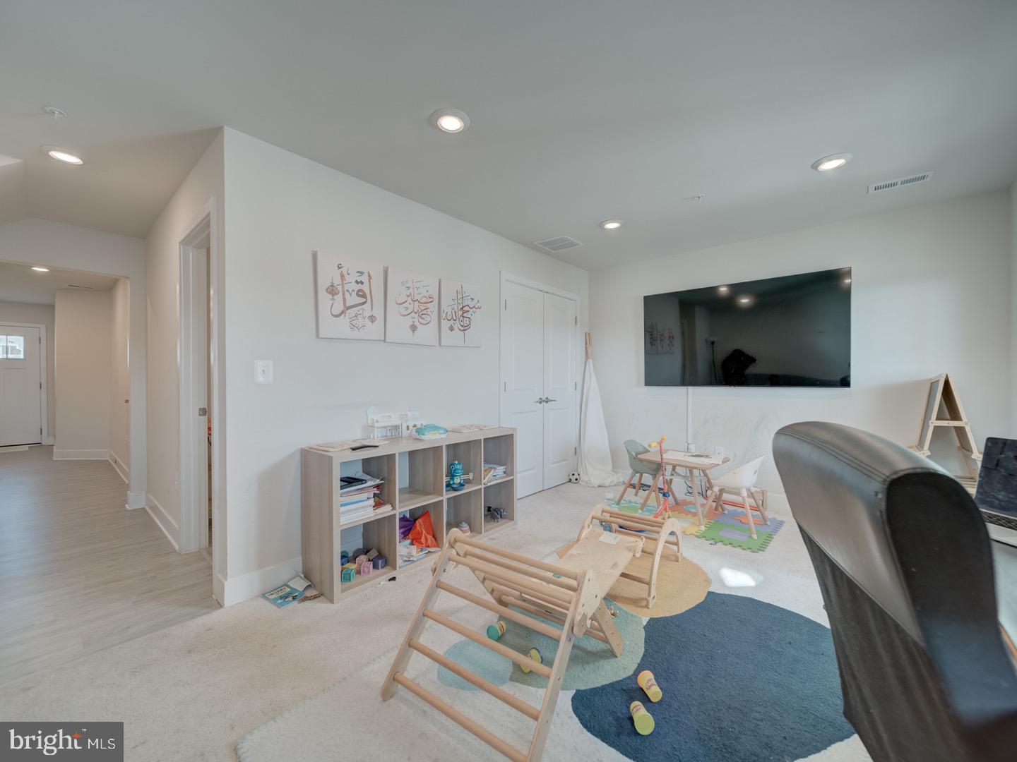 STONEHAVEN - Residential Lease