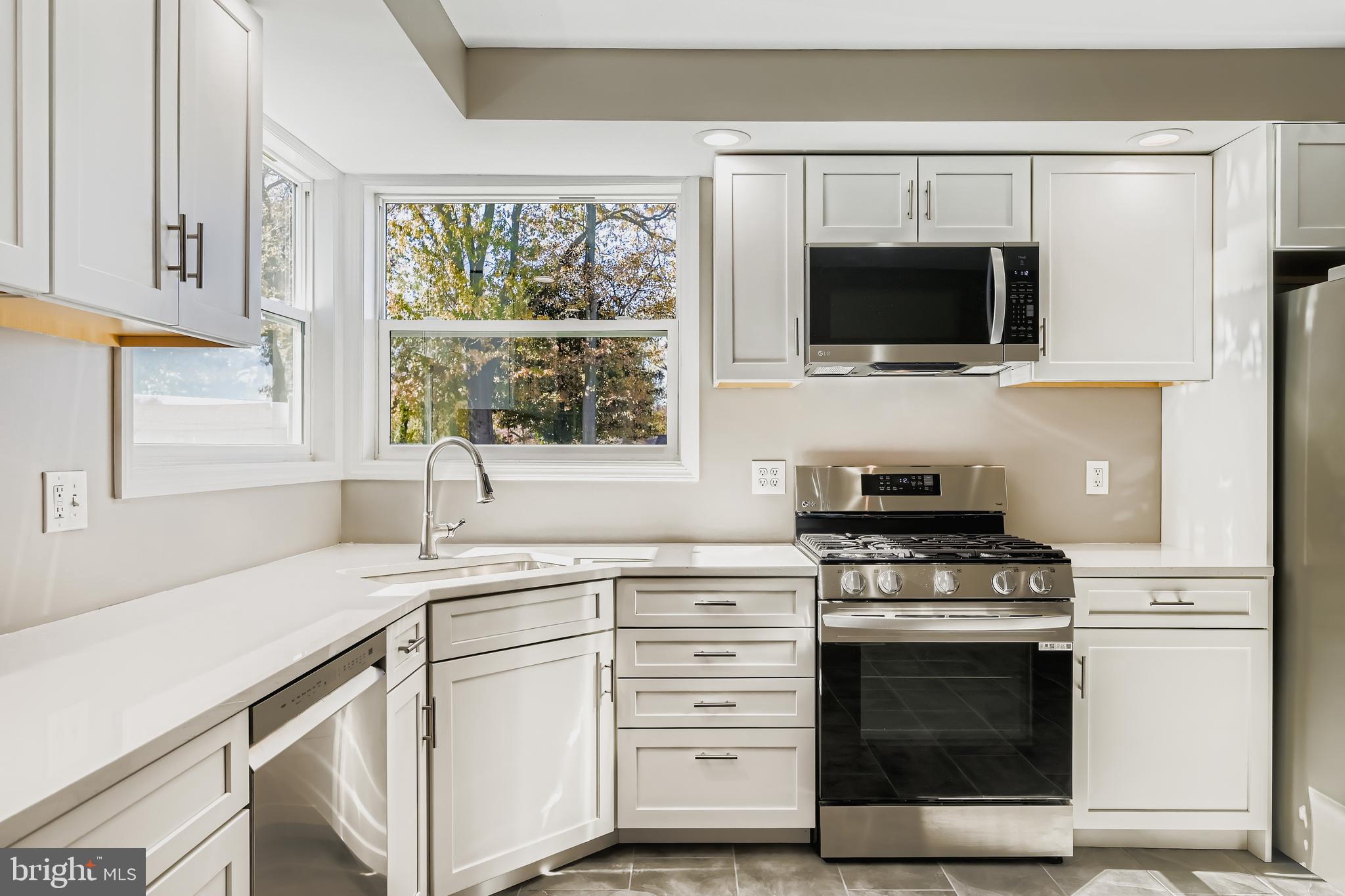 MONTROSE FARMS - Residential