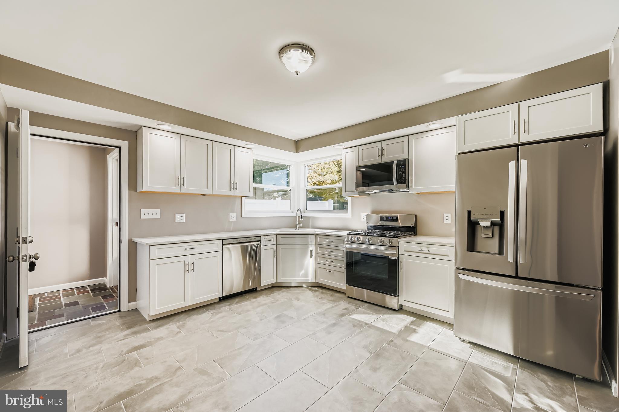 MONTROSE FARMS - Residential