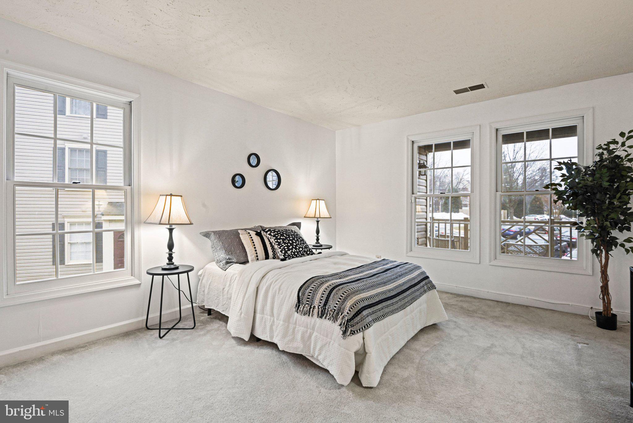 PENDERBROOK - Residential