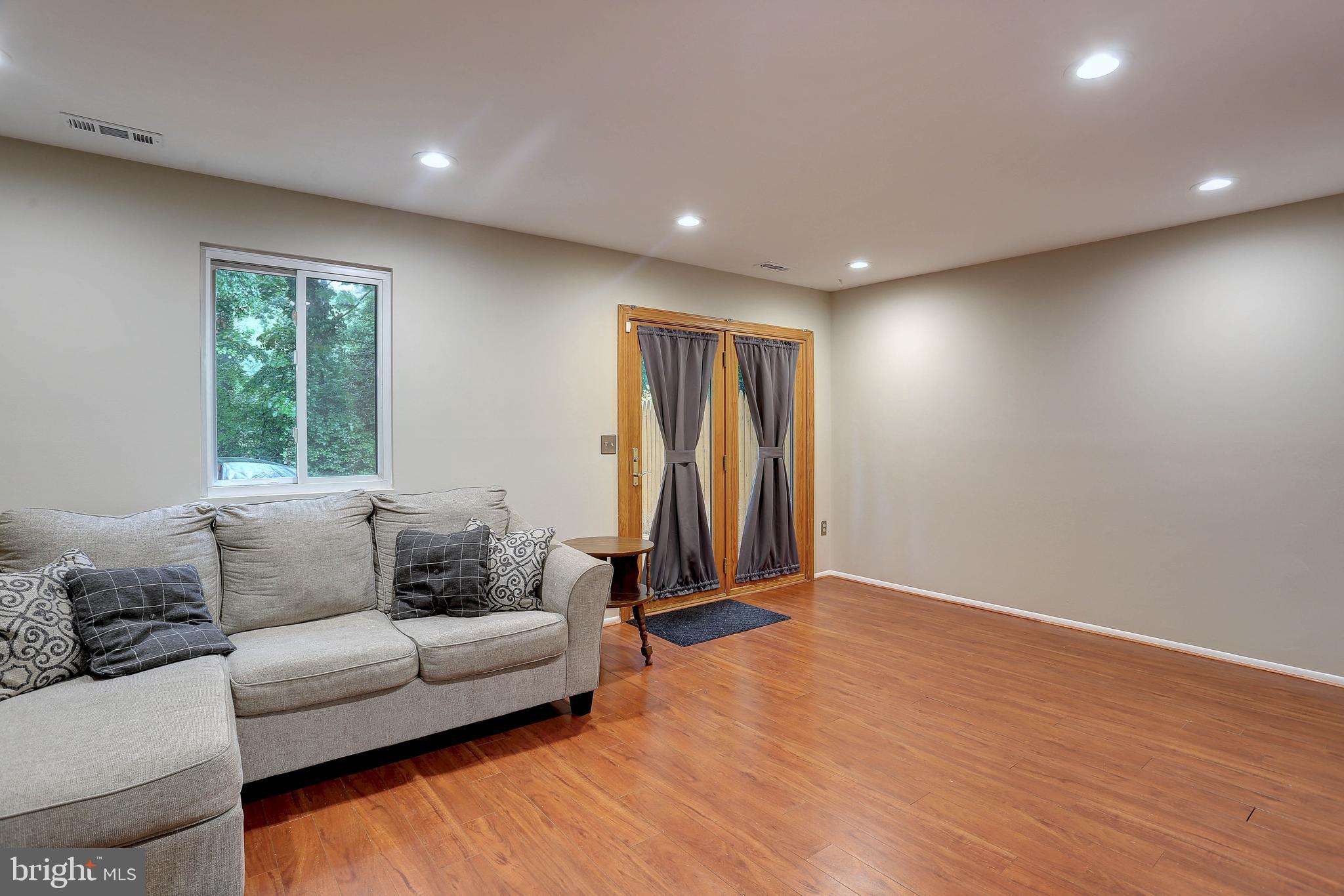 WALNUT RIDGE - Residential
