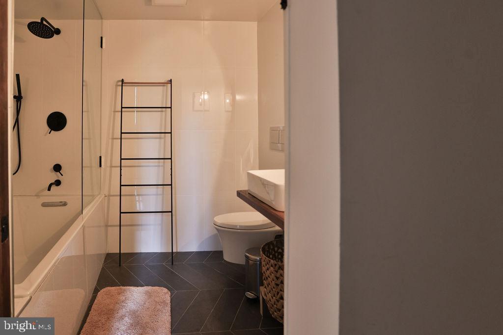 WAKEFIELD FOREST - Residential Lease