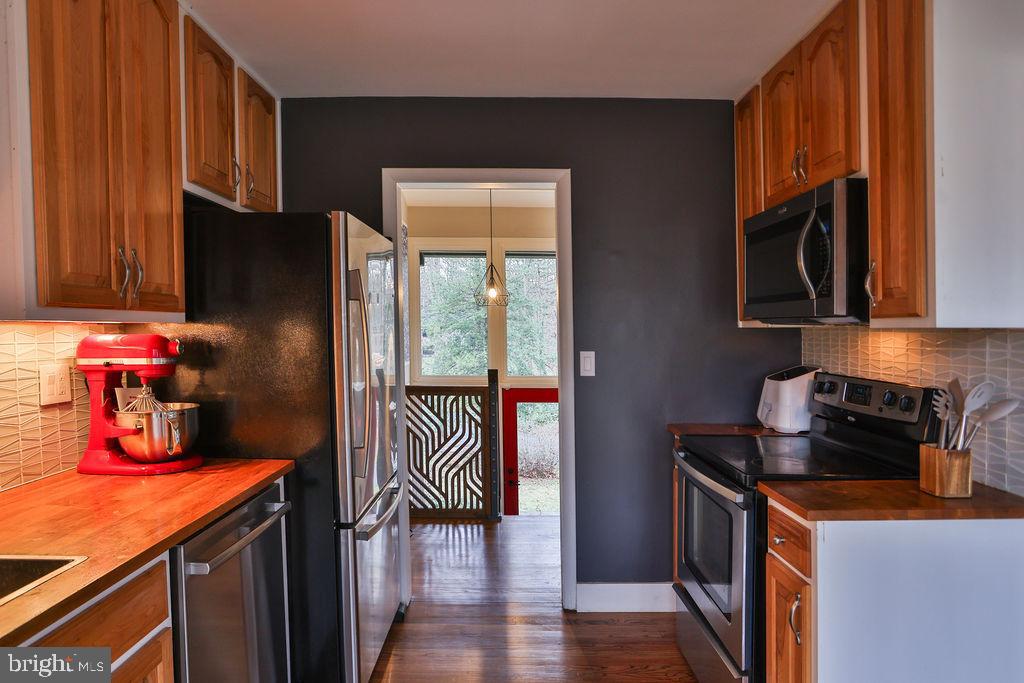 WAKEFIELD FOREST - Residential Lease