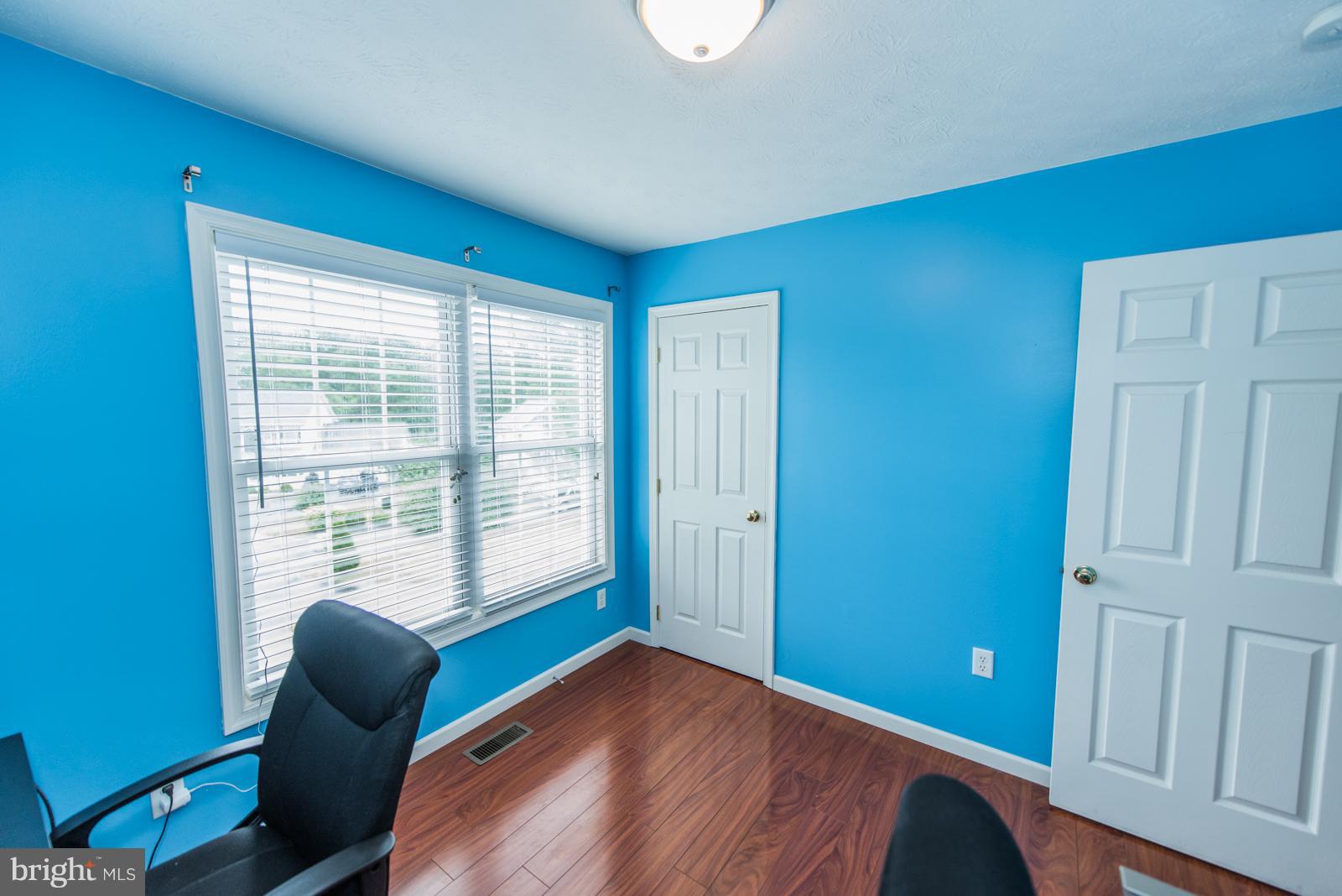 MIDDLE CREEK MANOR - Residential