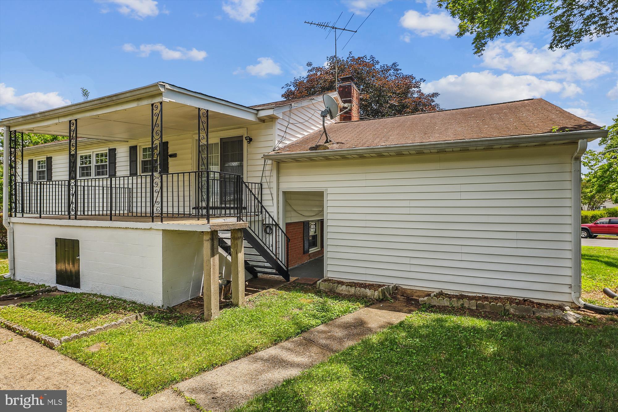 HAYFIELD FARM - Residential Lease