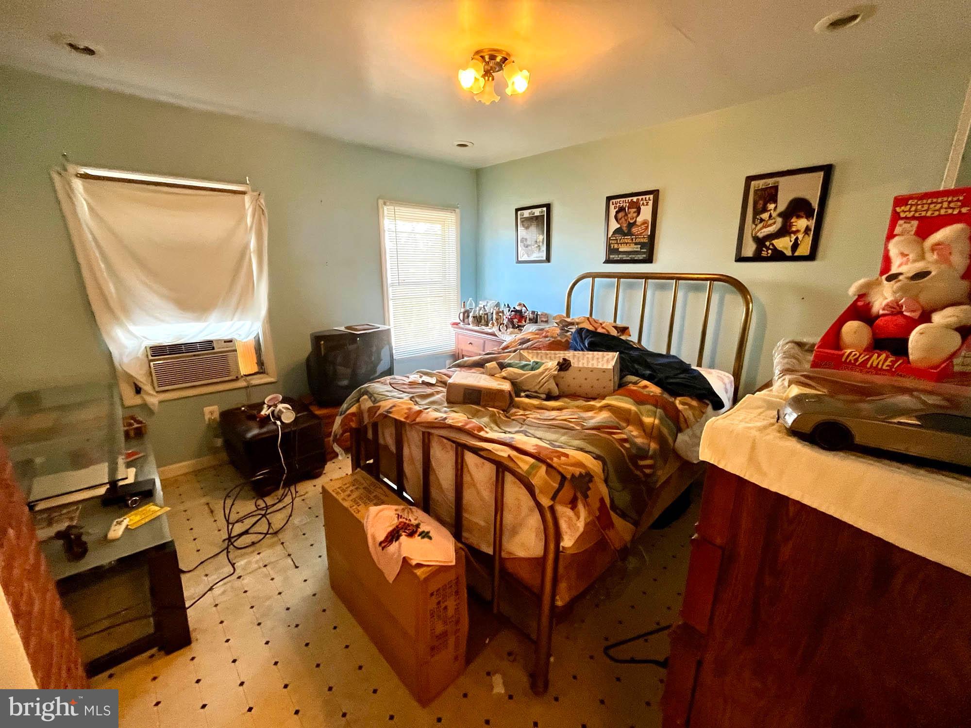 HOLLINS MARKET - Commercial Sale