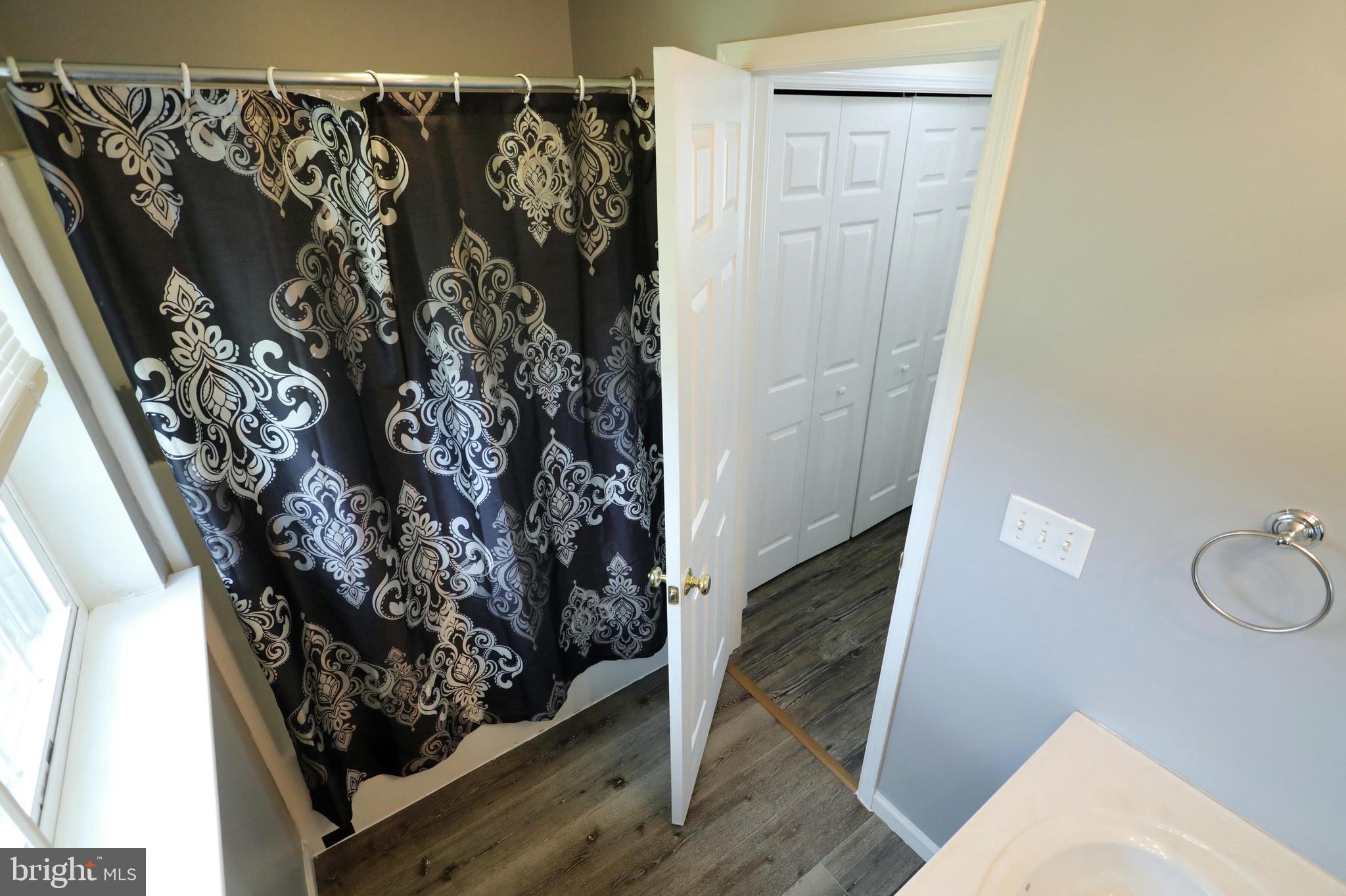 COUNTRY VIEW COURT - Residential