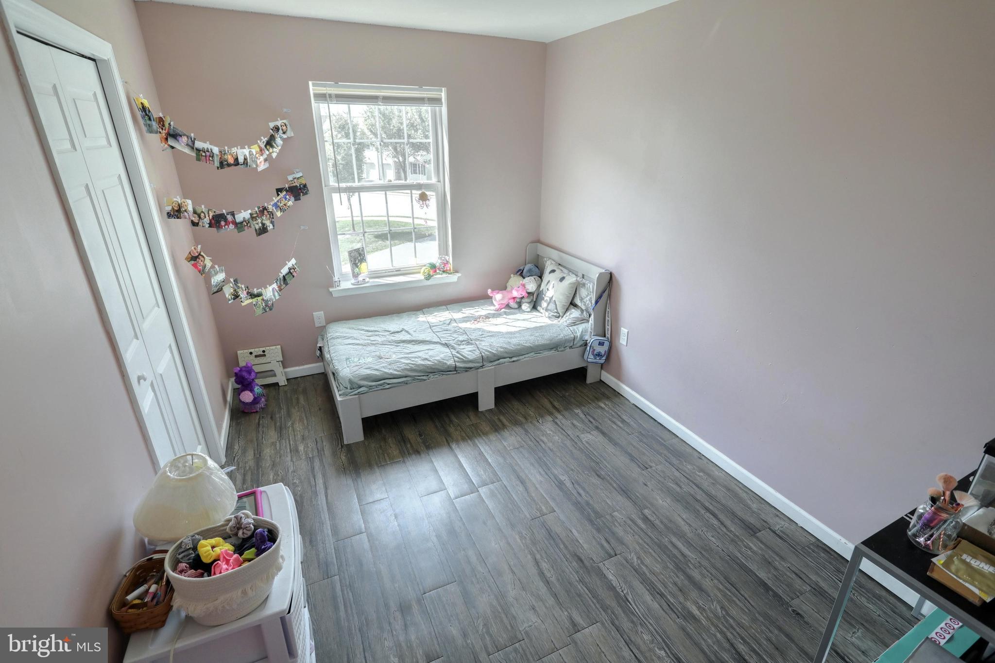 COUNTRY VIEW COURT - Residential