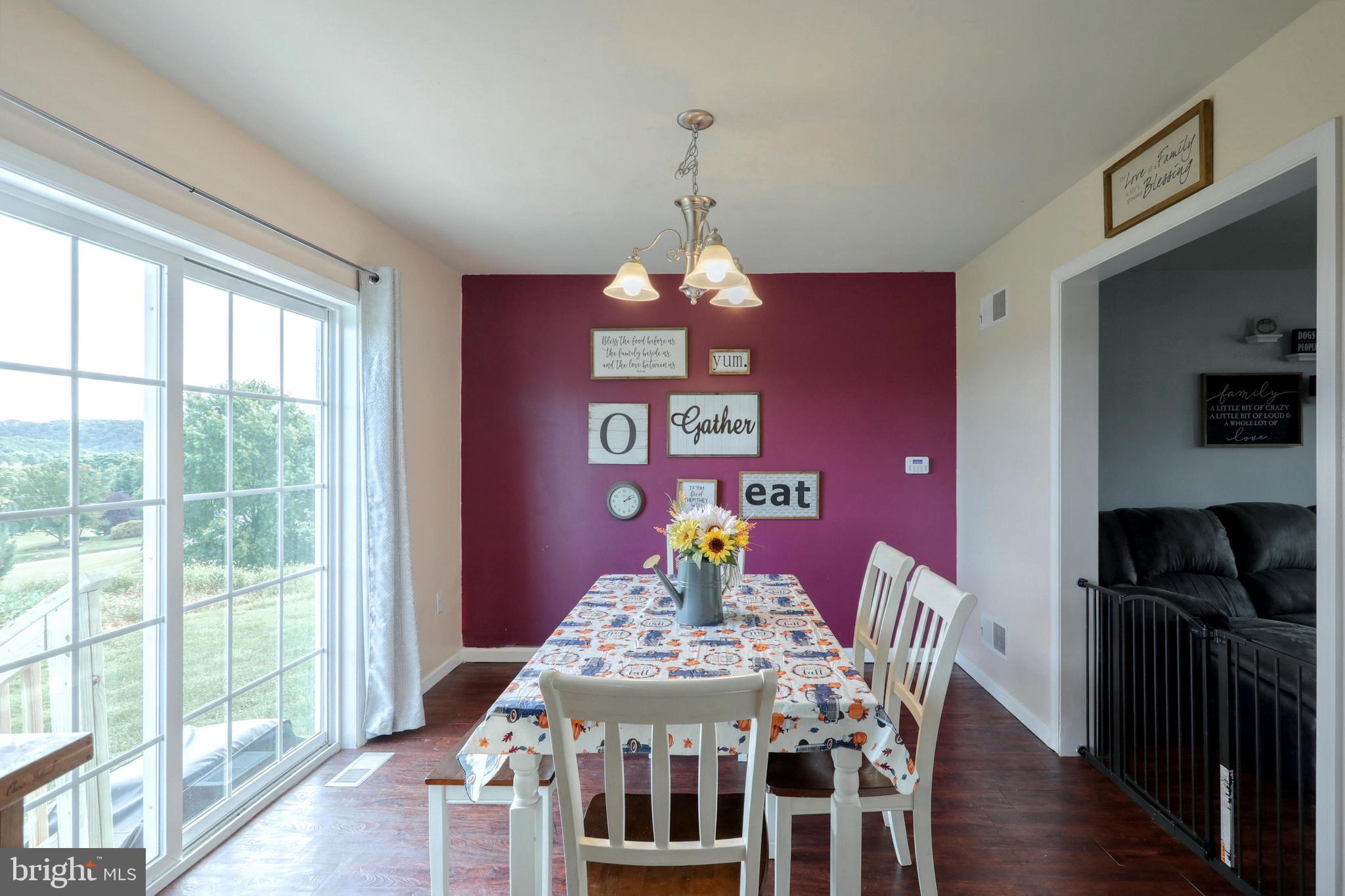 COUNTRY VIEW COURT - Residential