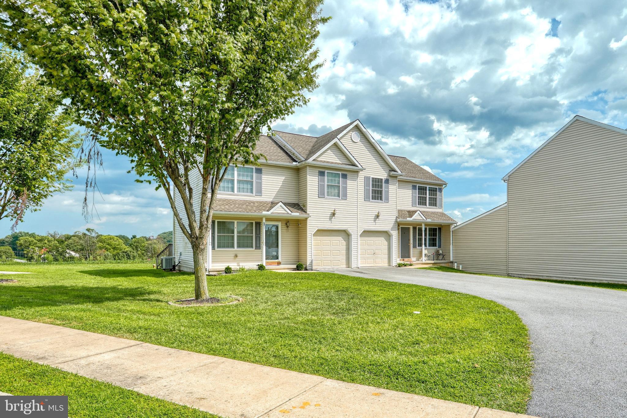 COUNTRY VIEW COURT - Residential