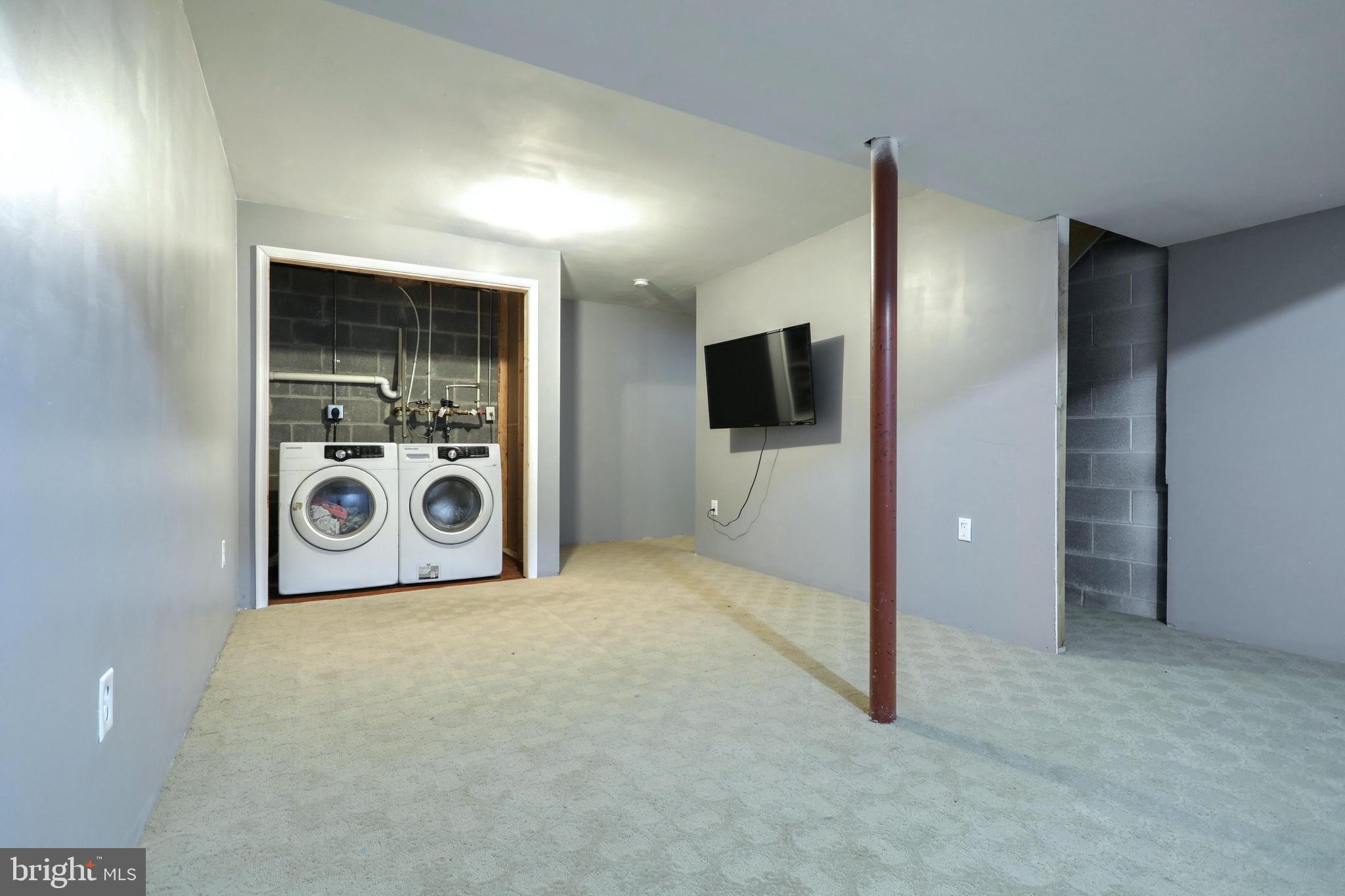 COUNTRY VIEW COURT - Residential