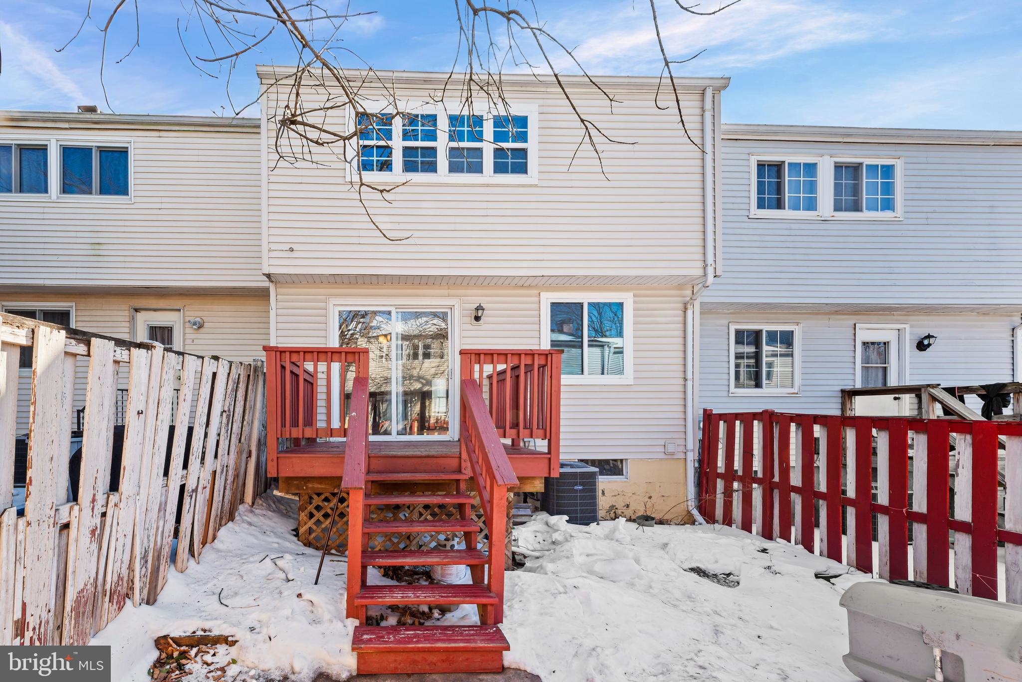 POINT OF WOODS - Residential