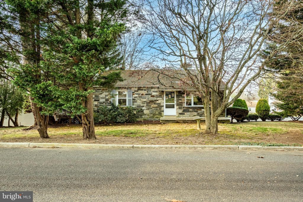 Photo of 301 2nd Avenue, NEWTOWN SQUARE, PA 19073 (MLS # PADE2104894)