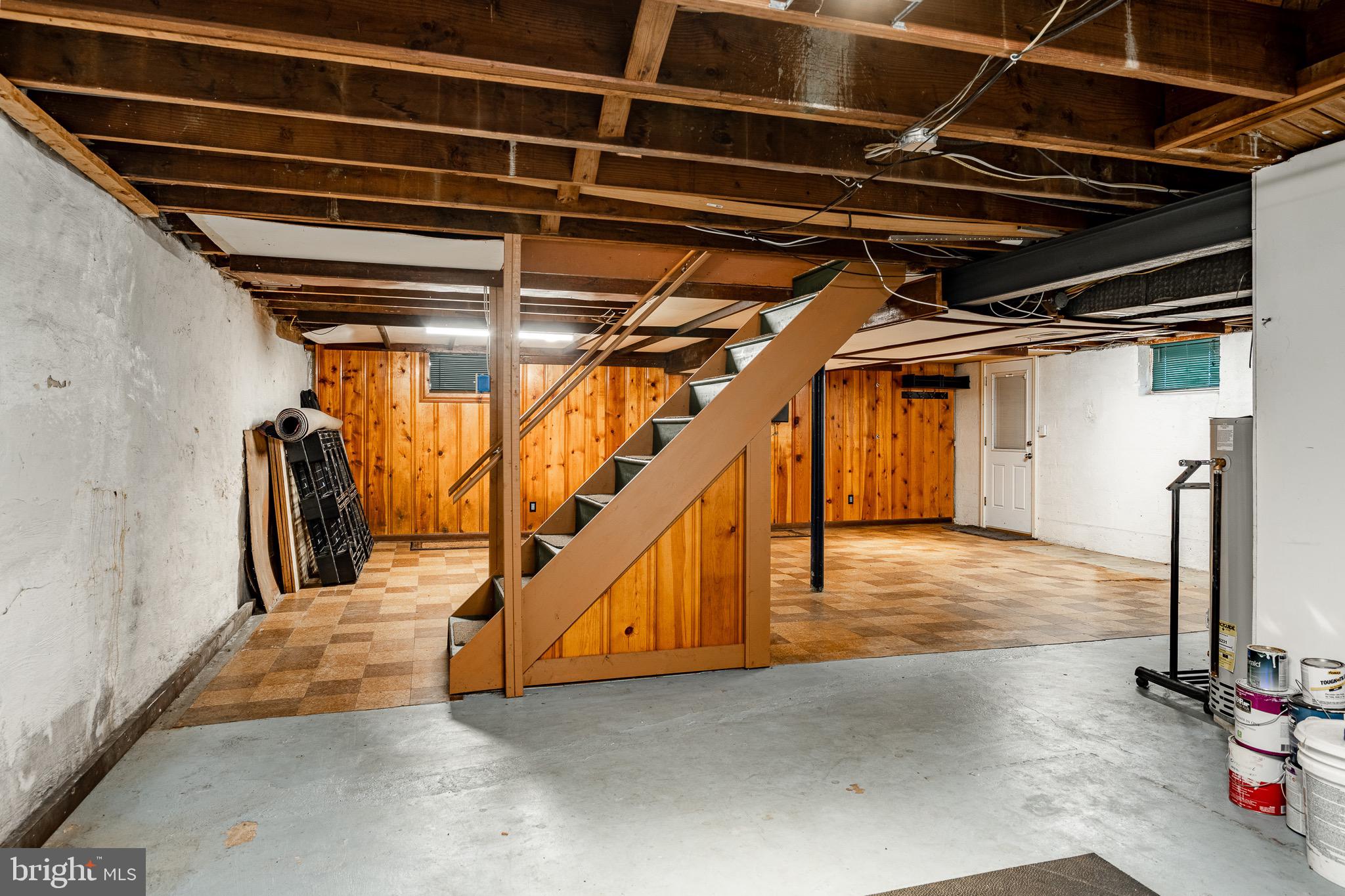 LARCHMONT SQ - Residential