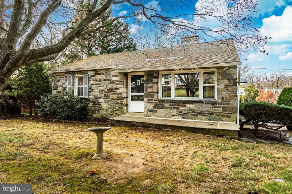 Photo of 301 2nd Avenue, NEWTOWN SQUARE, PA 19073 (MLS # PADE2104894)