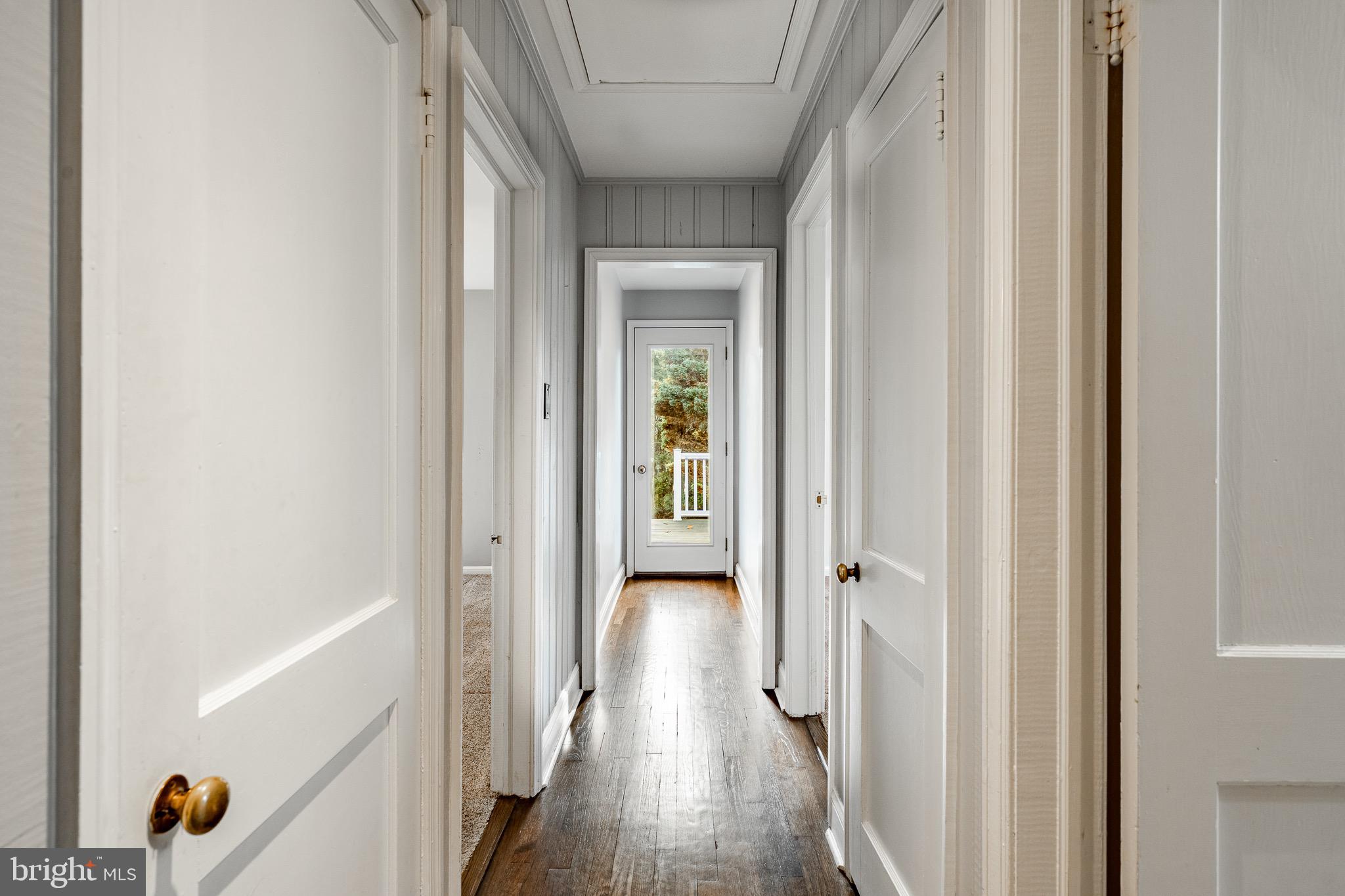 LARCHMONT SQ - Residential