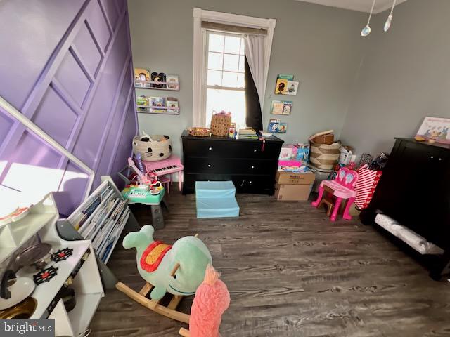 EAST OAK LANE - Residential