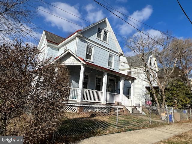 EAST OAK LANE - Residential